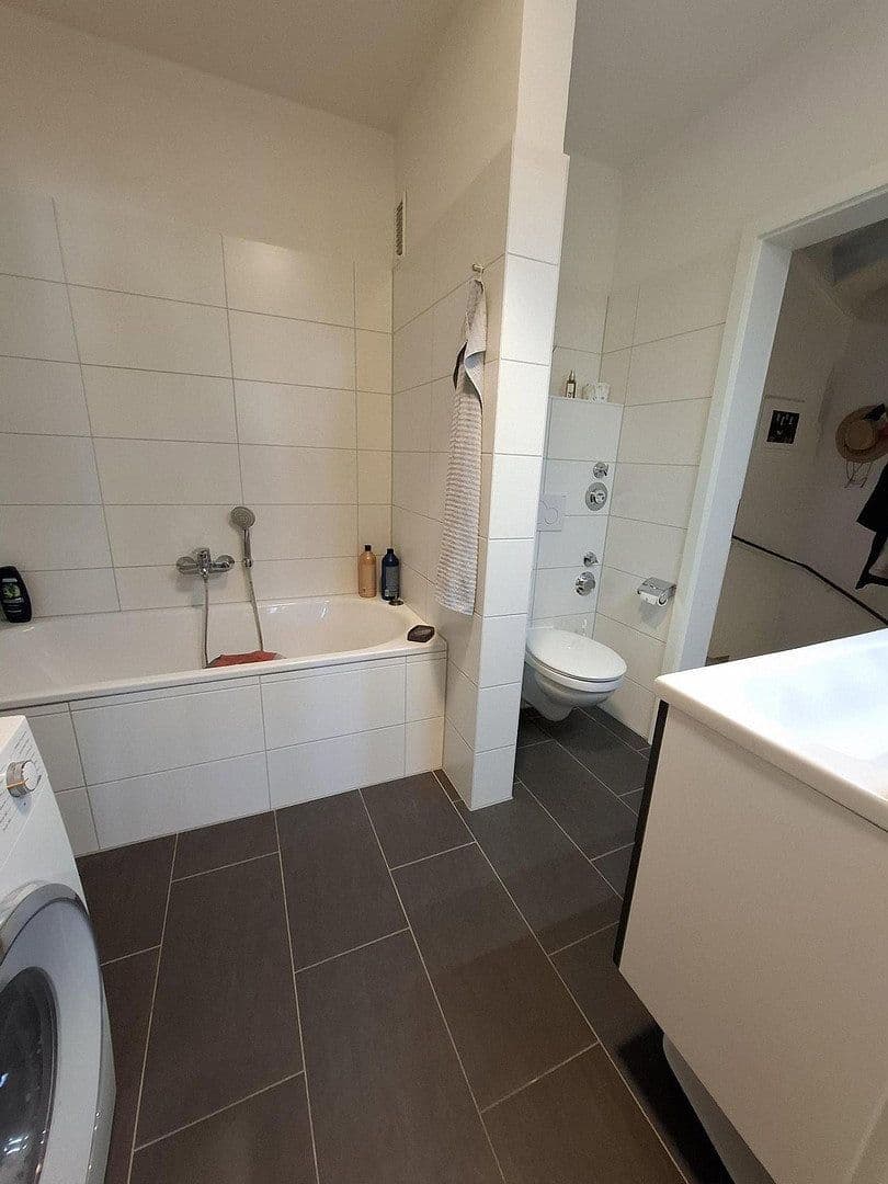 Pronájem bytu 4+1 109 m², Volksdorfer Weg 54c, Hamburg, Hamburg Pronájem bytu 4+1 109 m², Volksdorfer Weg 54c, Hamburg, Hamburg