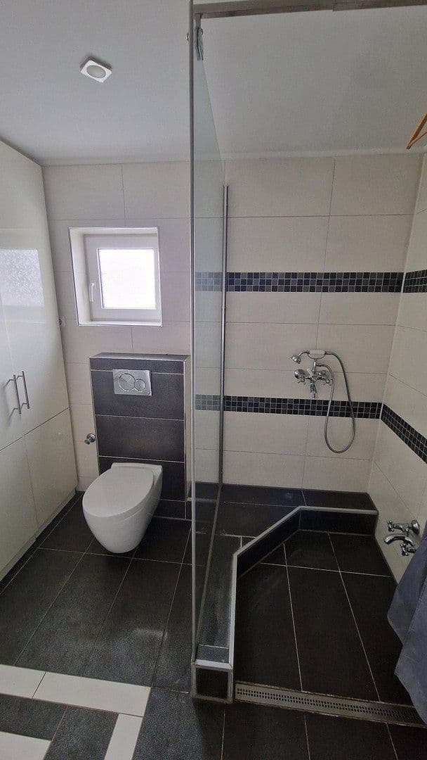 Pronájem domu 150 m², pozemek 300 m², Düren, Severní Porýní-Vestfálsko Pronájem domu 150 m², pozemek 300 m², Düren, Severní Porýní-Vestfálsko