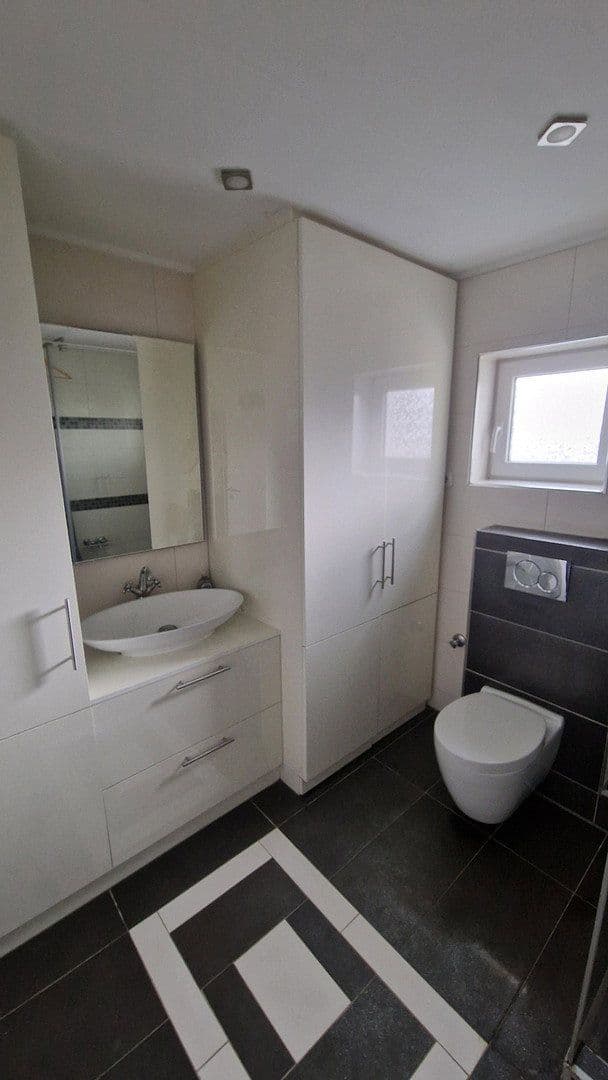 Pronájem domu 150 m², pozemek 300 m², Düren, Severní Porýní-Vestfálsko Pronájem domu 150 m², pozemek 300 m², Düren, Severní Porýní-Vestfálsko