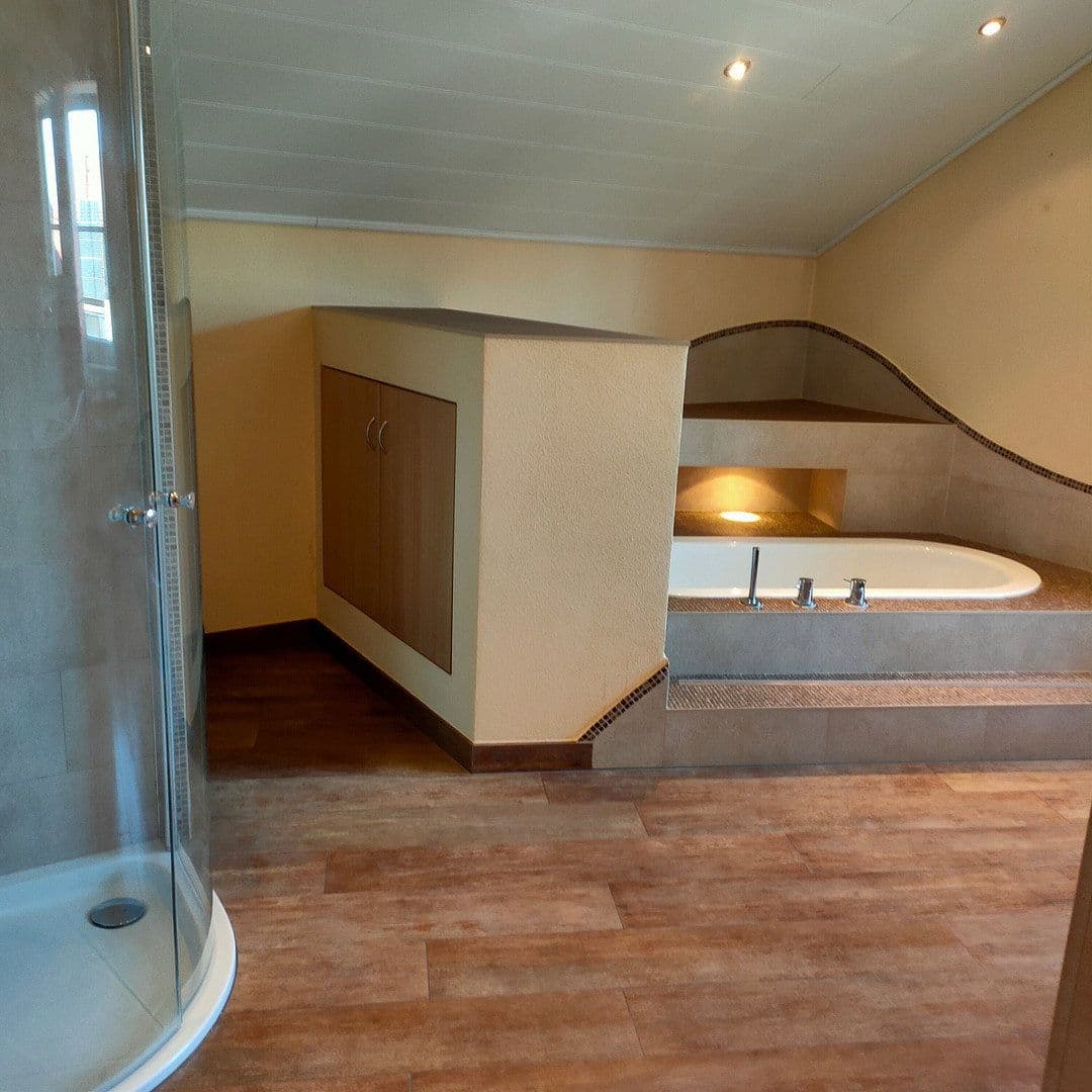 Prodej domu 185 m², pozemek 680 m², Embachsiedlung 33, Malgersdorf, Bavorsko Prodej domu 185 m², pozemek 680 m², Embachsiedlung 33, Malgersdorf, Bavorsko
