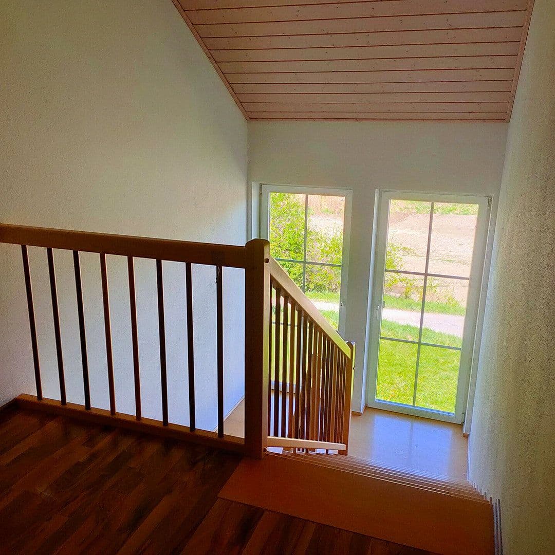 Prodej domu 185 m², pozemek 680 m², Embachsiedlung 33, Malgersdorf, Bavorsko Prodej domu 185 m², pozemek 680 m², Embachsiedlung 33, Malgersdorf, Bavorsko