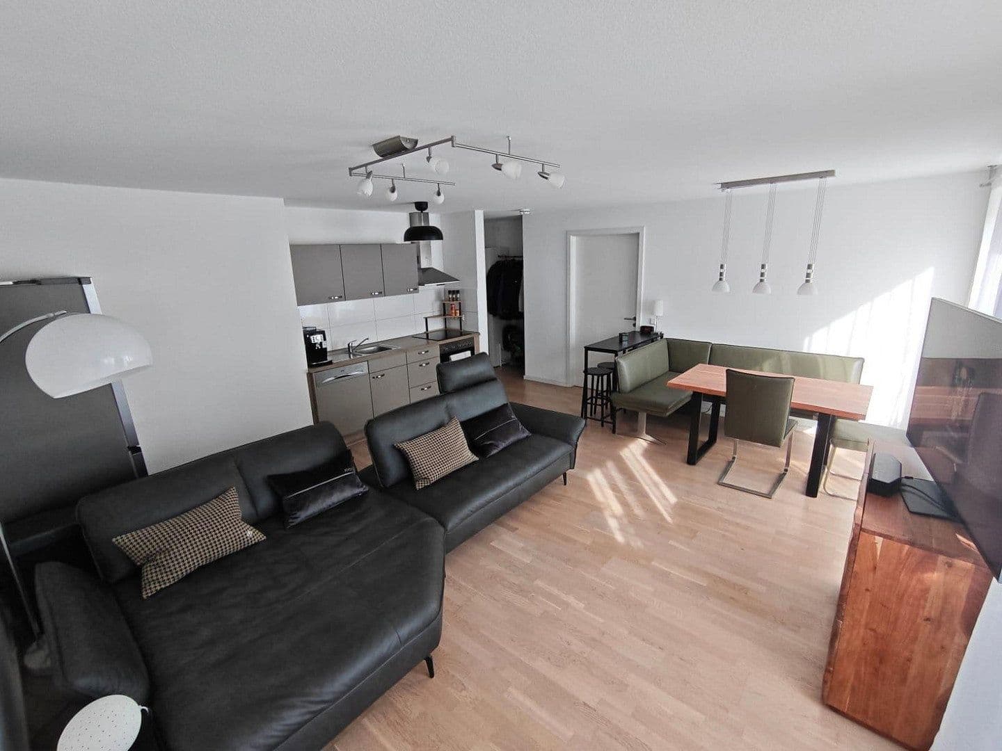 Pronájem bytu 2+1 51 m², Ulmer Straße 266, Stuttgart, Bádensko-Württembersko Pronájem bytu 2+1 51 m², Ulmer Straße 266, Stuttgart, Bádensko-Württembersko
