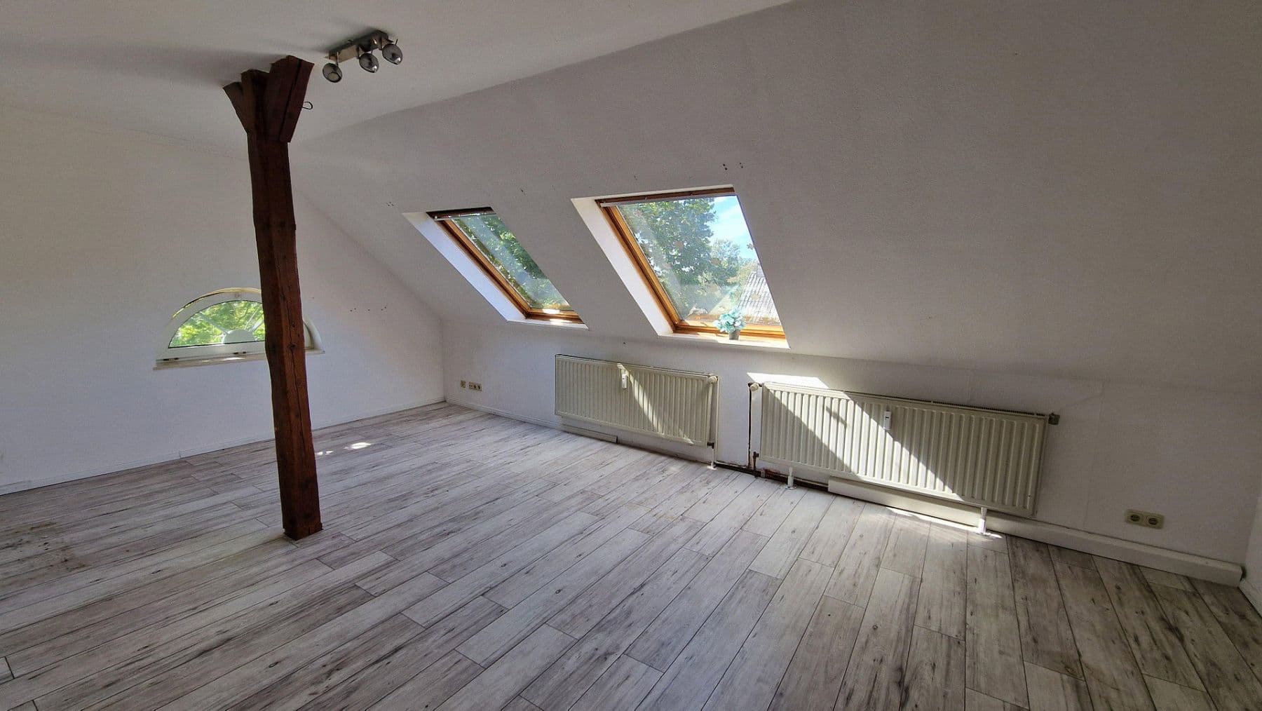 Prodej domu 725 m², pozemek 1.200 m², Porta Westfalica, Severní Porýní-Vestfálsko Prodej domu 725 m², pozemek 1.200 m², Porta Westfalica, Severní Porýní-Vestfálsko