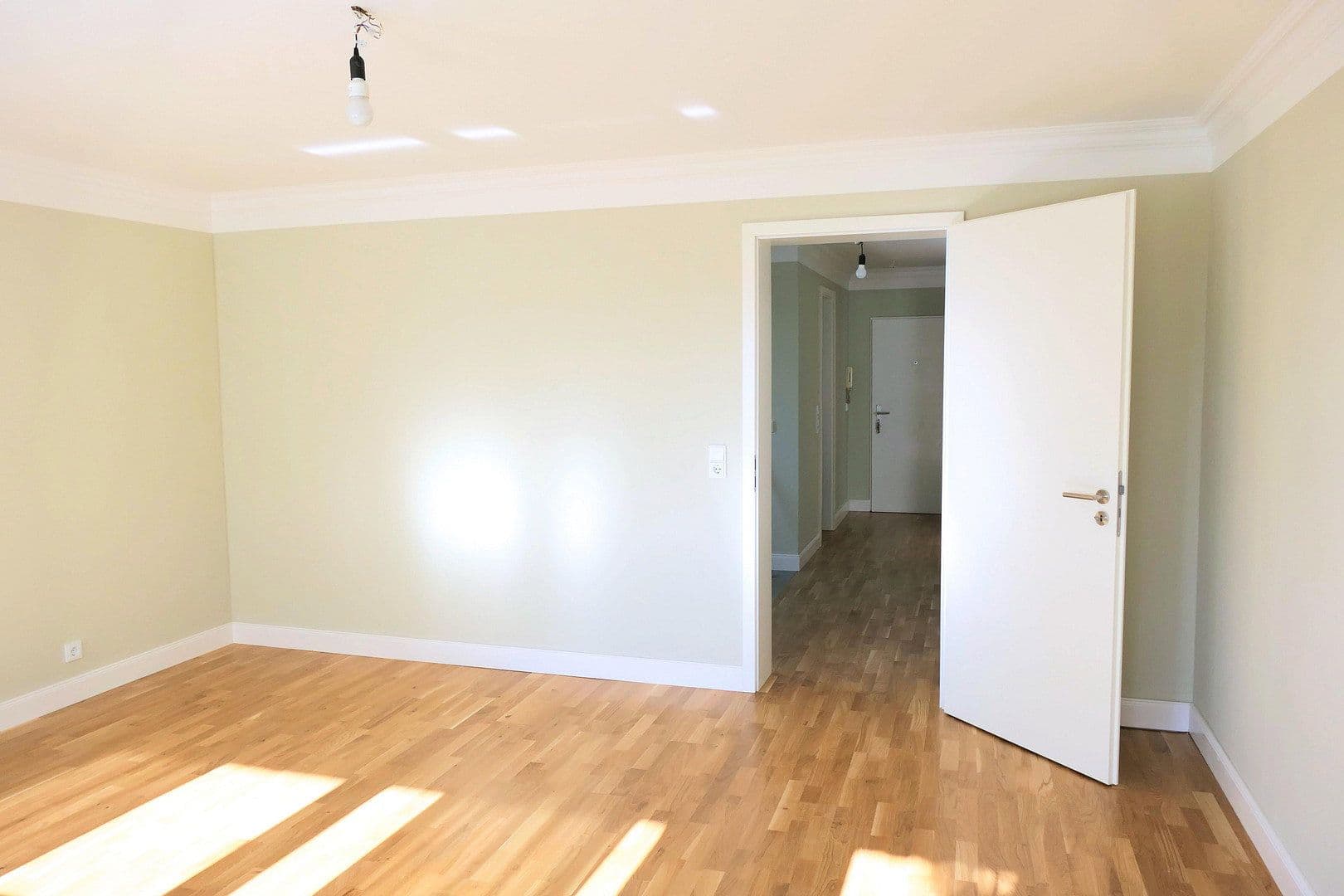 Prodej bytu 2+kk 72 m², Wiesbaden, Hessen Prodej bytu 2+kk 72 m², Wiesbaden, Hessen