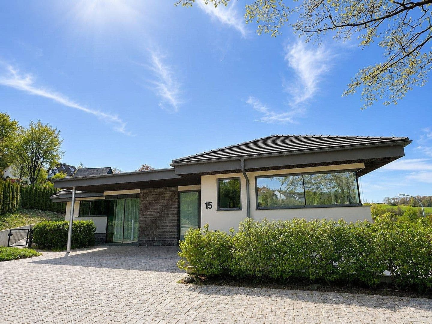 Prodej domu 380 m², pozemek 1.324 m², Olpe, Severní Porýní-Vestfálsko Prodej domu 380 m², pozemek 1.324 m², Olpe, Severní Porýní-Vestfálsko