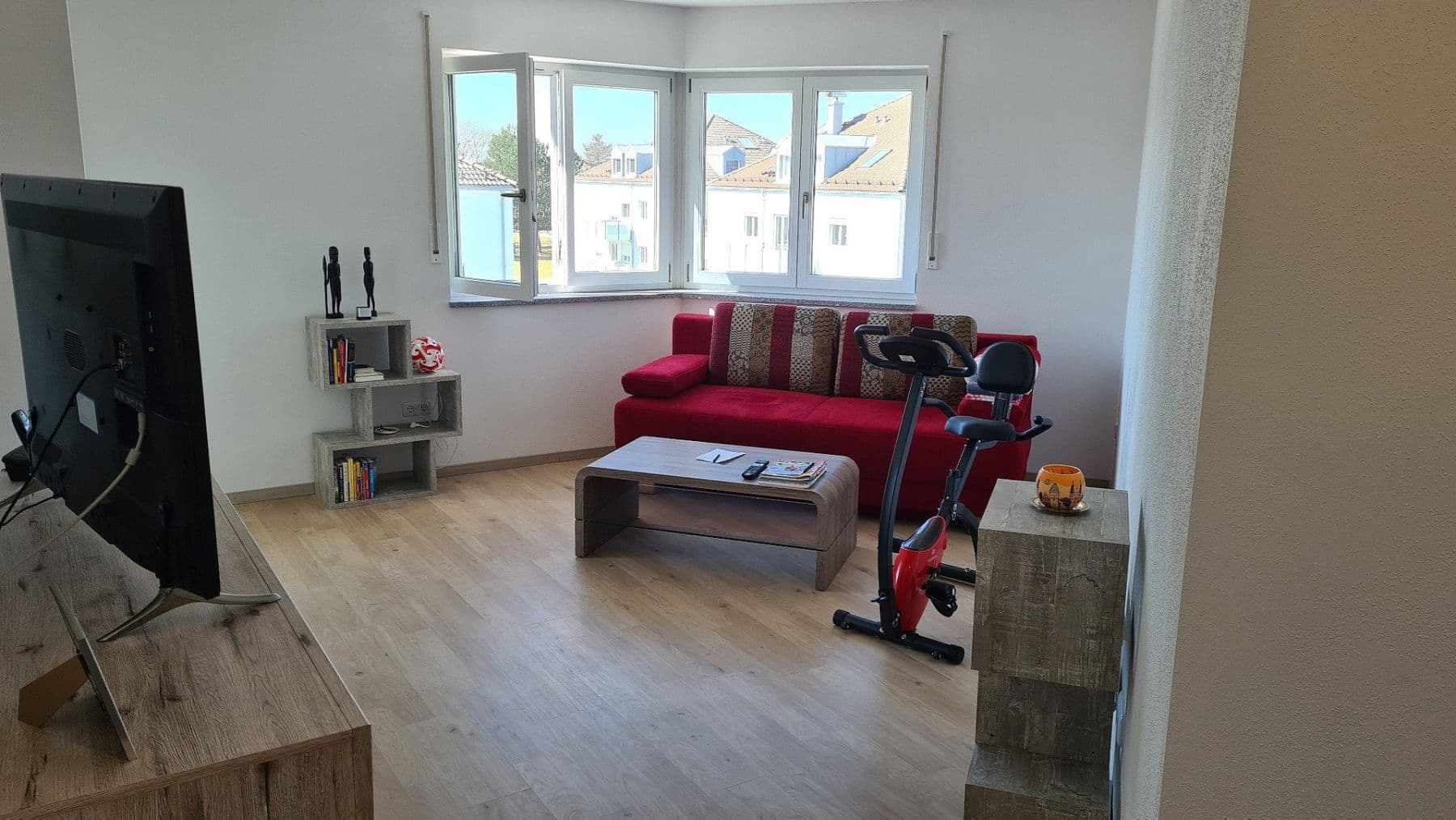 Pronájem bytu 2+1 67 m², Brauereiweg 3, Feldkirchen bei München, Bavorsko Pronájem bytu 2+1 67 m², Brauereiweg 3, Feldkirchen bei München, Bavorsko