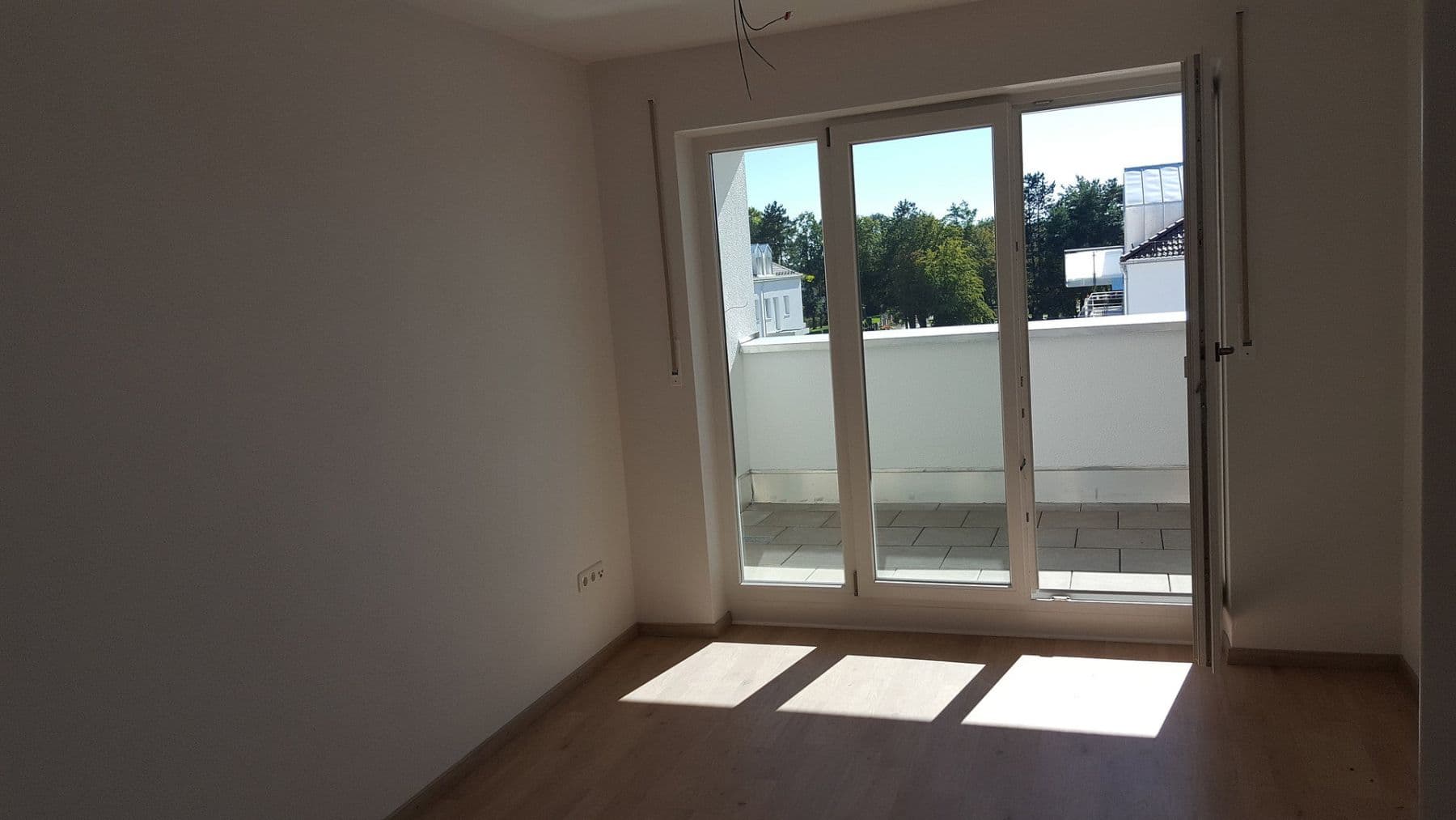 Pronájem bytu 2+1 67 m², Brauereiweg 3, Feldkirchen bei München, Bavorsko Pronájem bytu 2+1 67 m², Brauereiweg 3, Feldkirchen bei München, Bavorsko