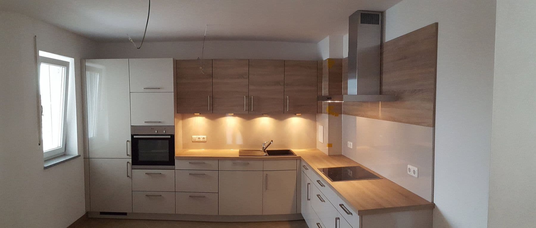 Pronájem bytu 2+1 67 m², Brauereiweg 3, Feldkirchen bei München, Bavorsko Pronájem bytu 2+1 67 m², Brauereiweg 3, Feldkirchen bei München, Bavorsko