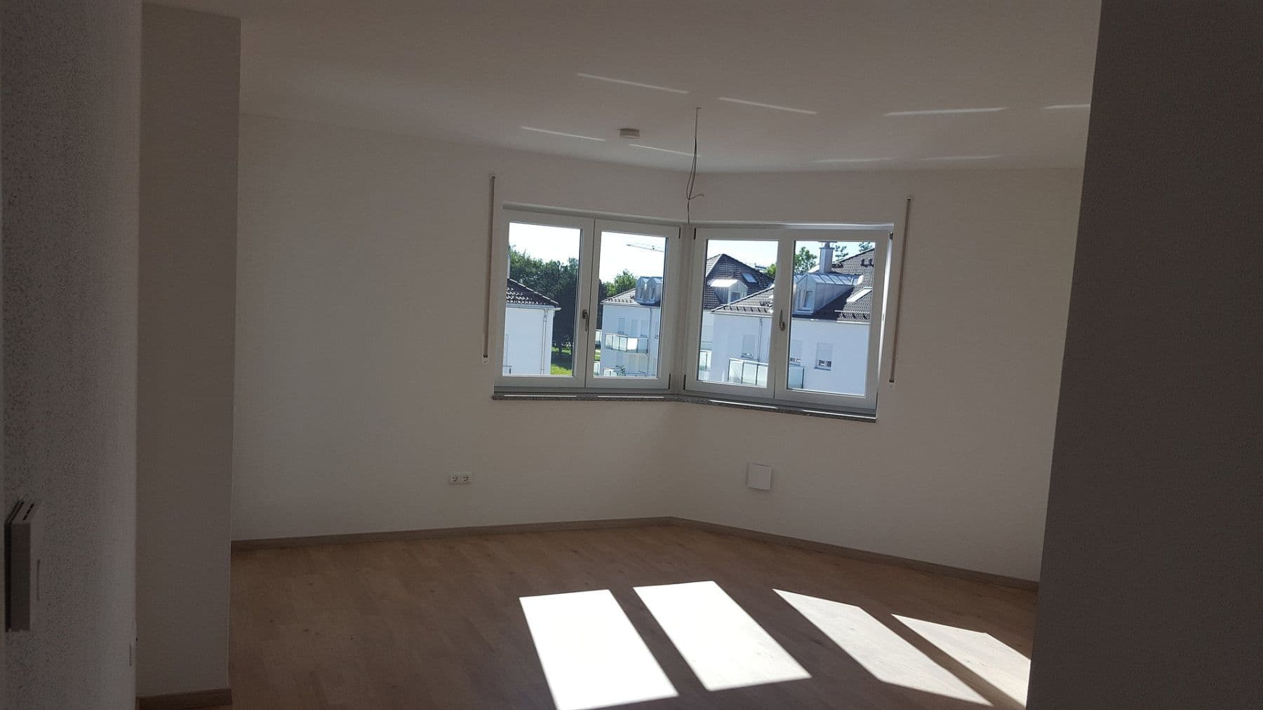Pronájem bytu 2+1 67 m², Brauereiweg 3, Feldkirchen bei München, Bavorsko Pronájem bytu 2+1 67 m², Brauereiweg 3, Feldkirchen bei München, Bavorsko