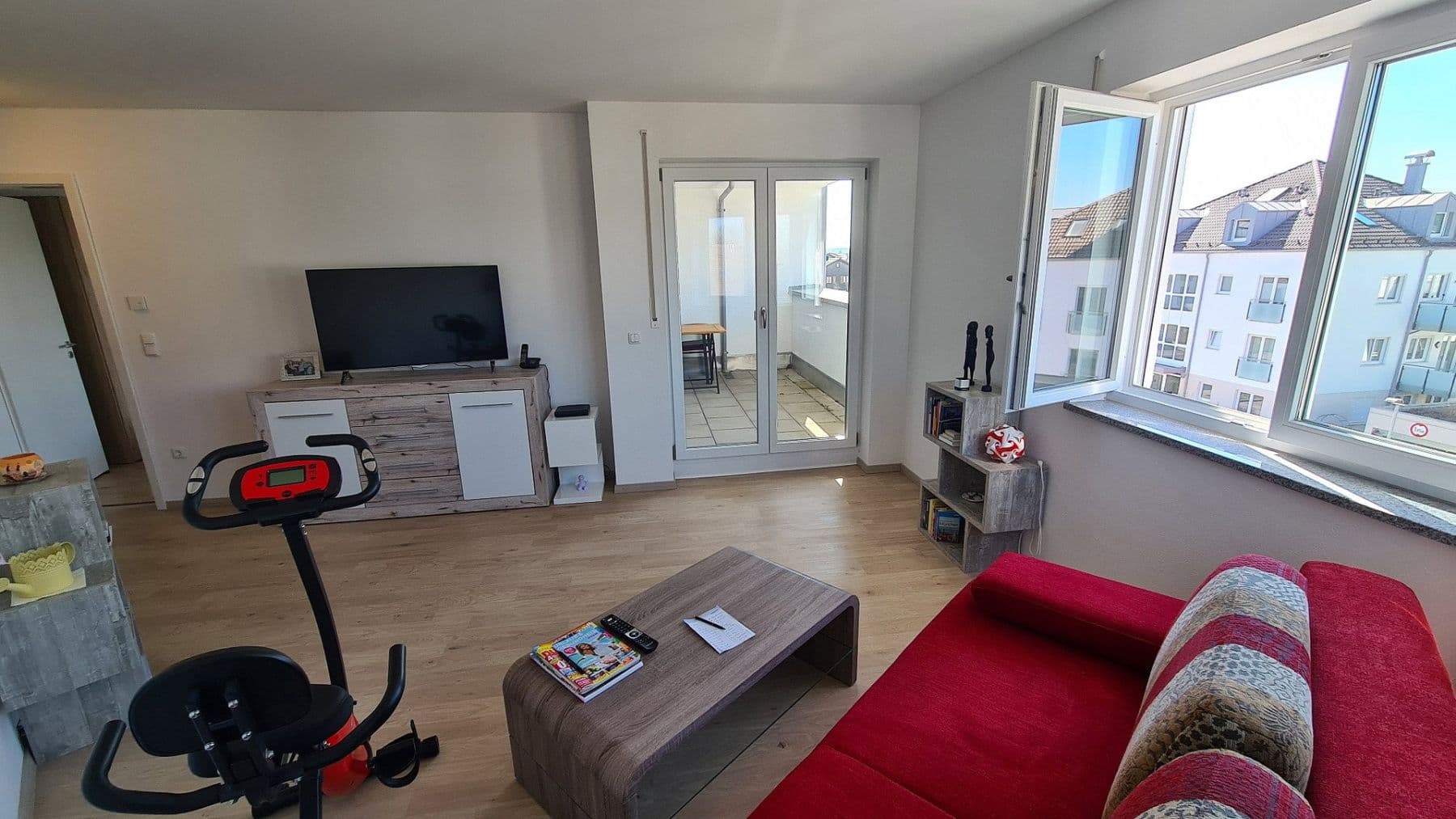 Pronájem bytu 2+1 67 m², Brauereiweg 3, Feldkirchen bei München, Bavorsko Pronájem bytu 2+1 67 m², Brauereiweg 3, Feldkirchen bei München, Bavorsko