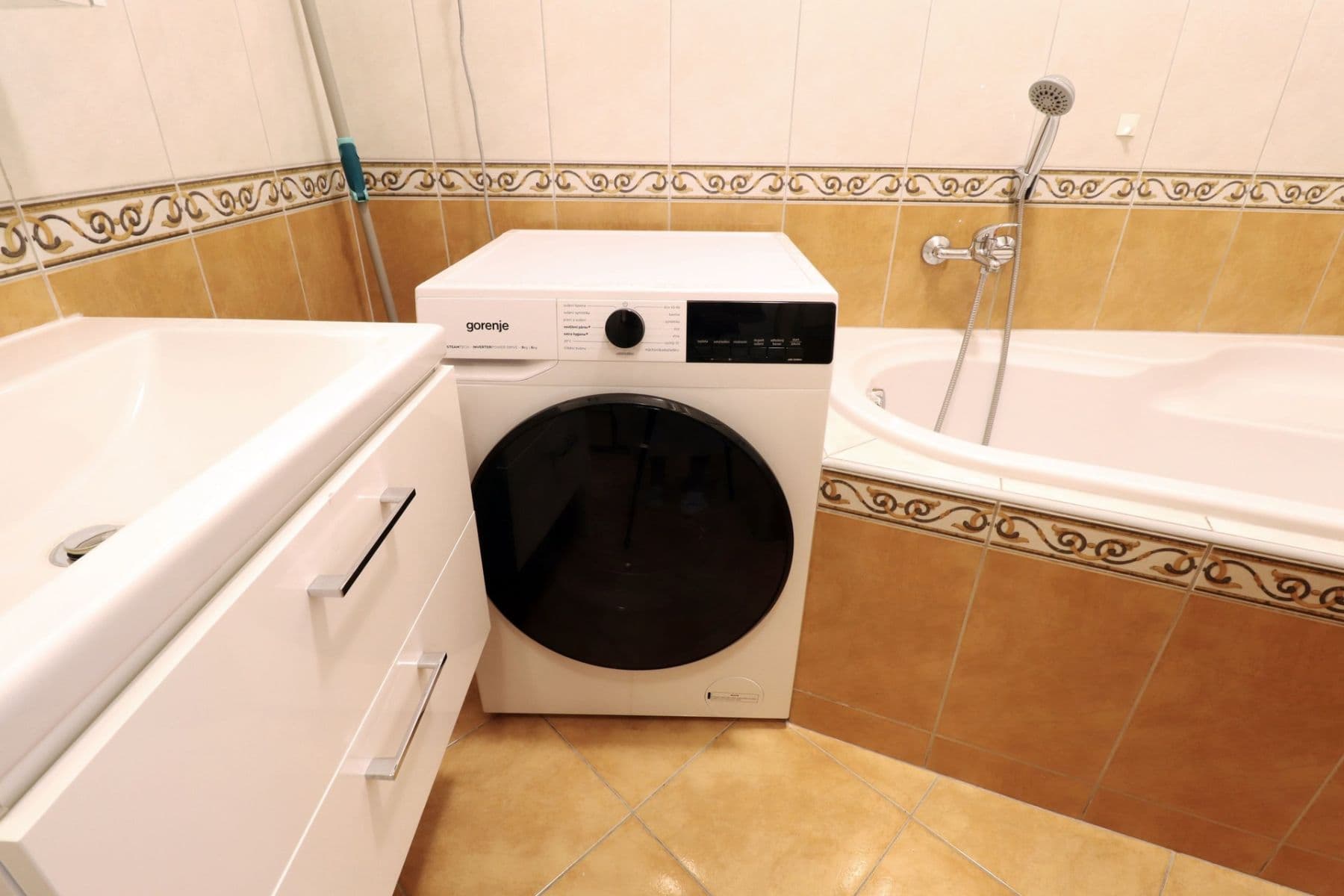 Pronájem bytu 2+kk 52 m², Frýdecká, Praha, Praha Pronájem bytu 2+kk 52 m², Frýdecká, Praha, Praha
