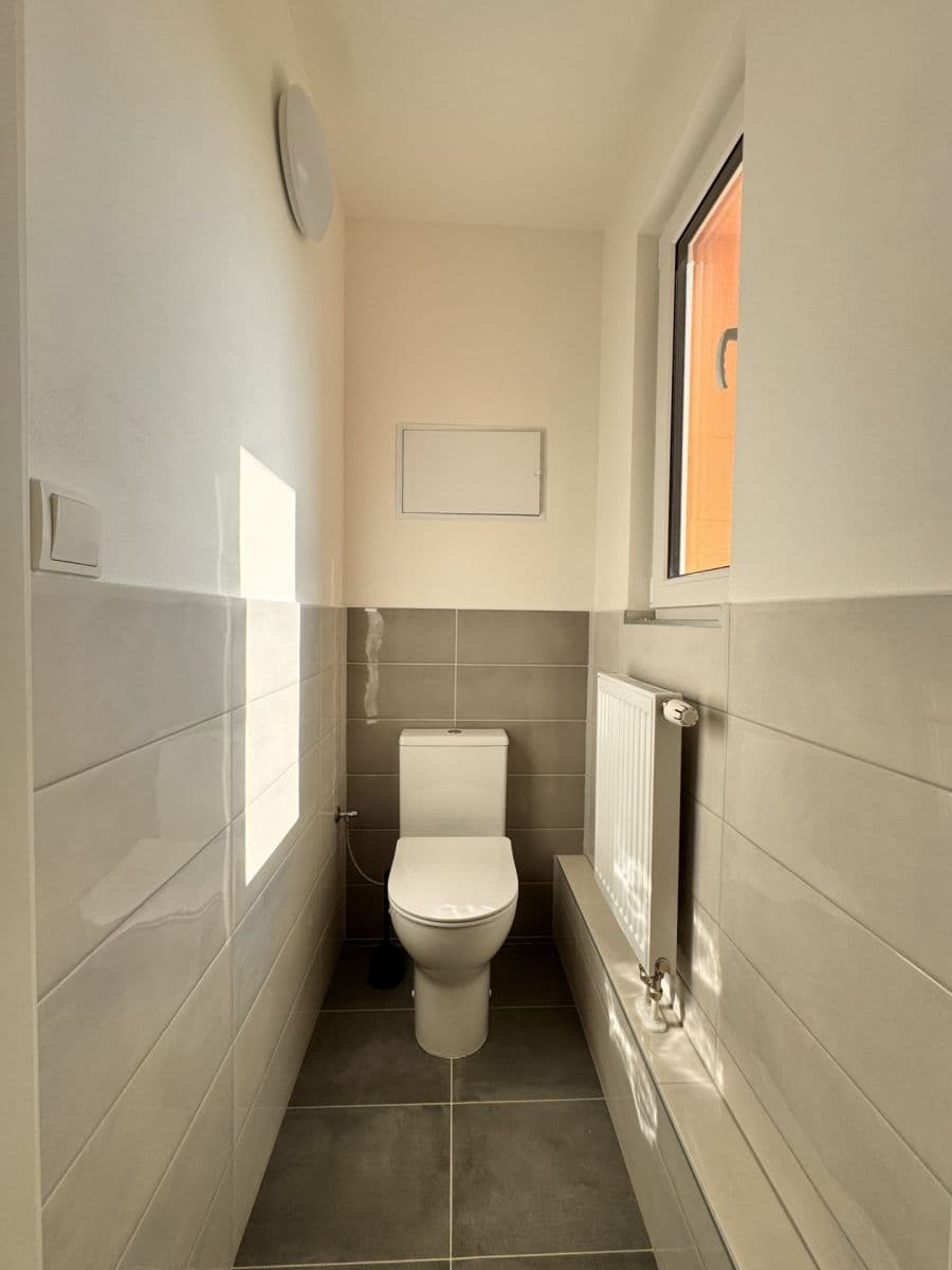 Pronájem bytu 1+kk 38 m², Vestecká, Nehvizdy, Středočeský kraj Pronájem bytu 1+kk 38 m², Vestecká, Nehvizdy, Středočeský kraj
