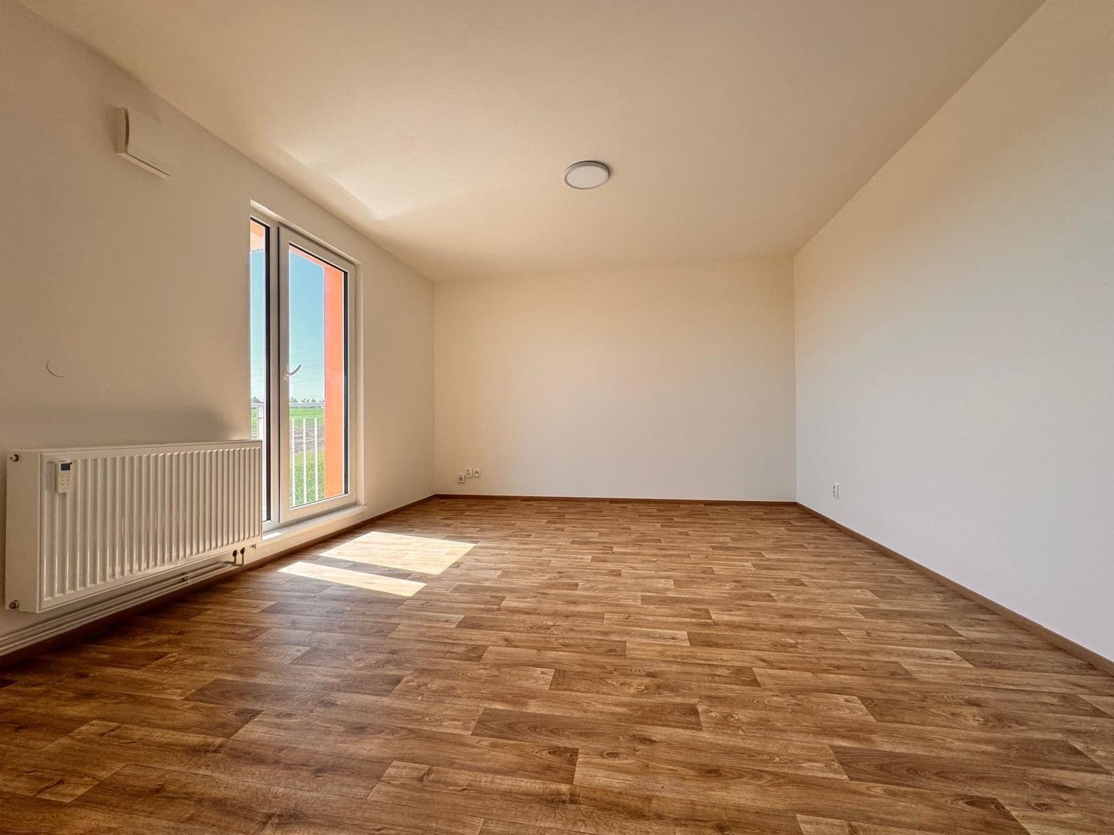 Pronájem bytu 1+kk 38 m², Vestecká, Nehvizdy, Středočeský kraj Pronájem bytu 1+kk 38 m², Vestecká, Nehvizdy, Středočeský kraj