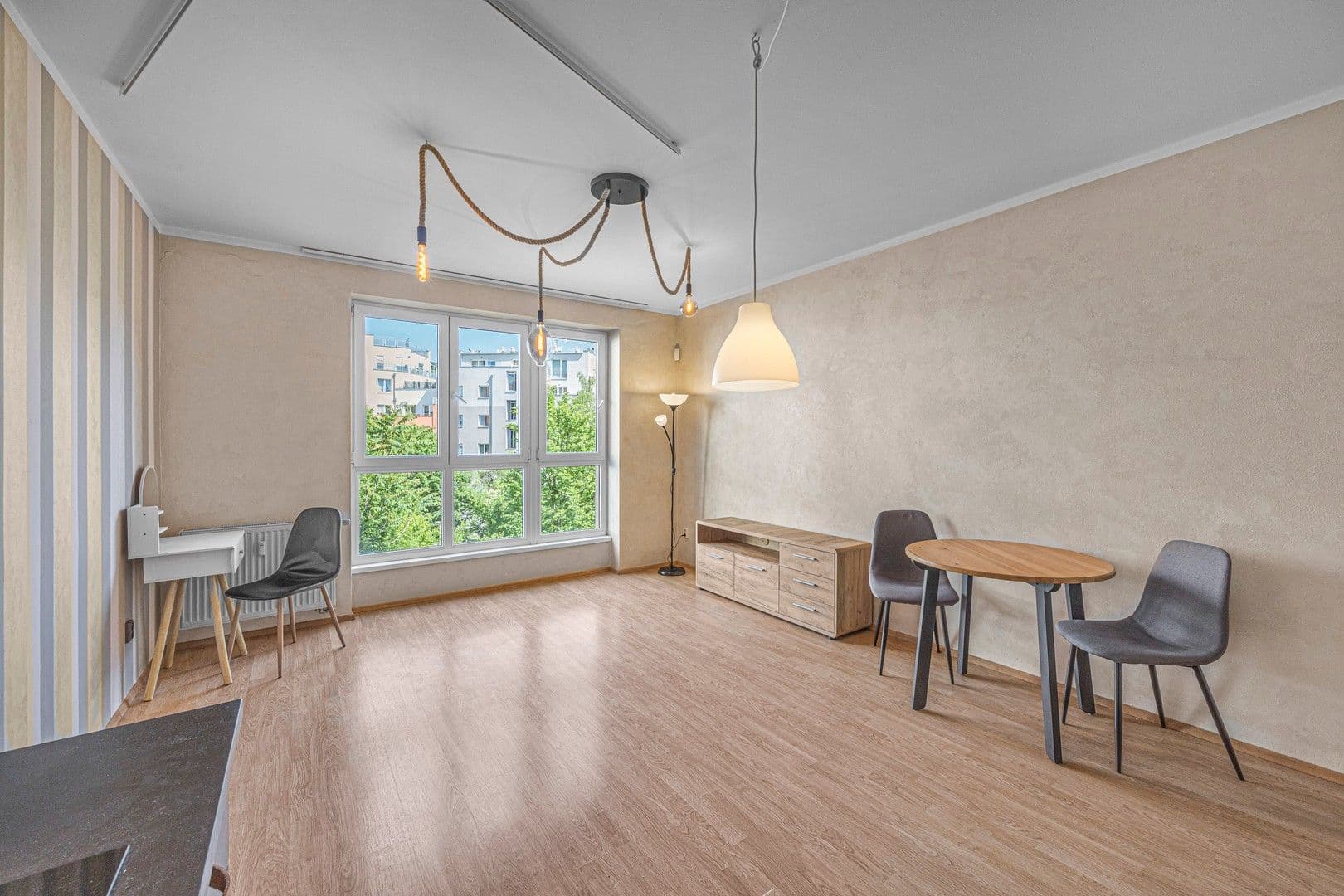 Pronájem bytu 1+kk 30 m², Plzeňská, Praha, Praha Pronájem bytu 1+kk 30 m², Plzeňská, Praha, Praha