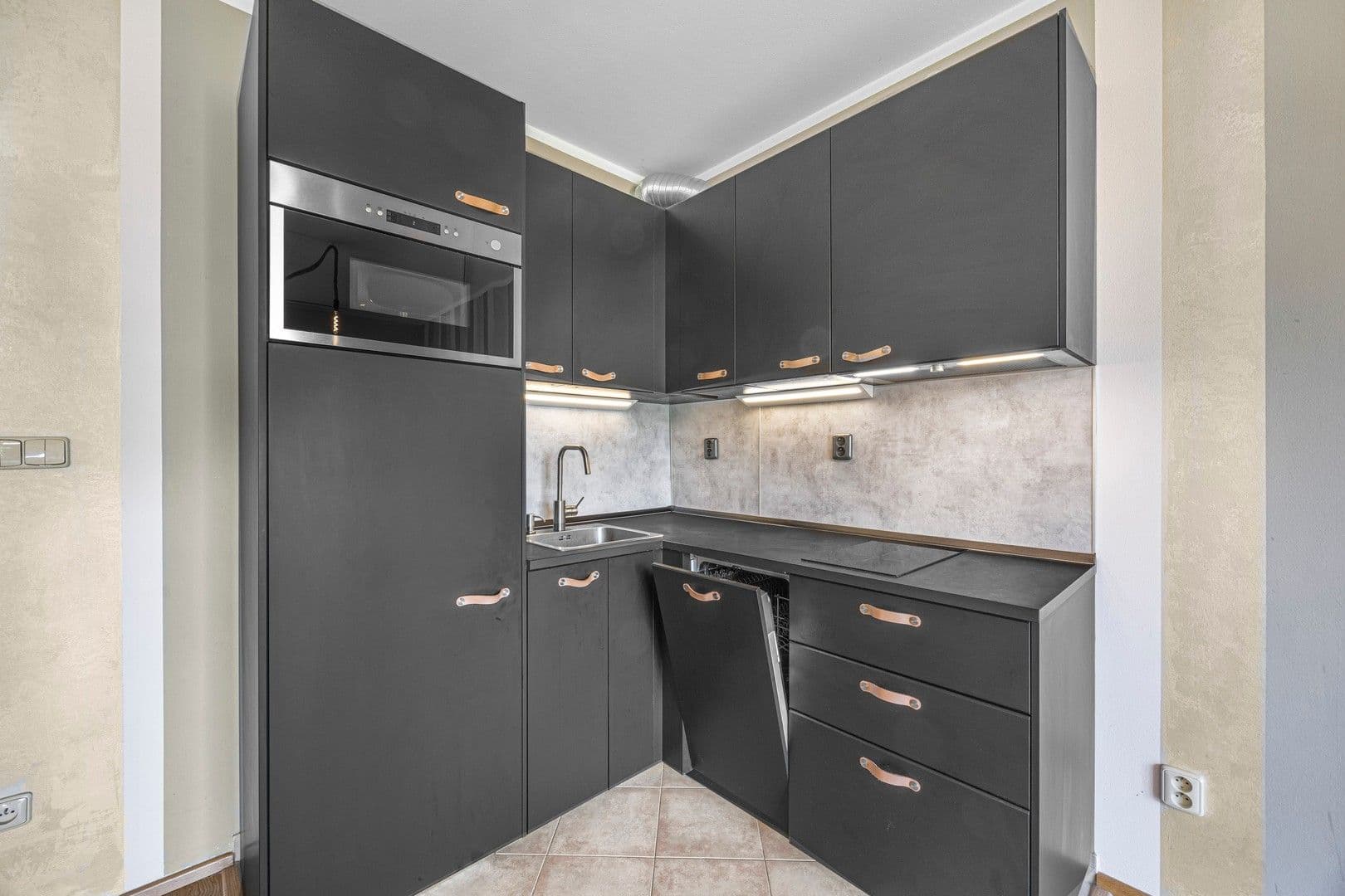 Pronájem bytu 1+kk 30 m², Plzeňská, Praha, Praha Pronájem bytu 1+kk 30 m², Plzeňská, Praha, Praha