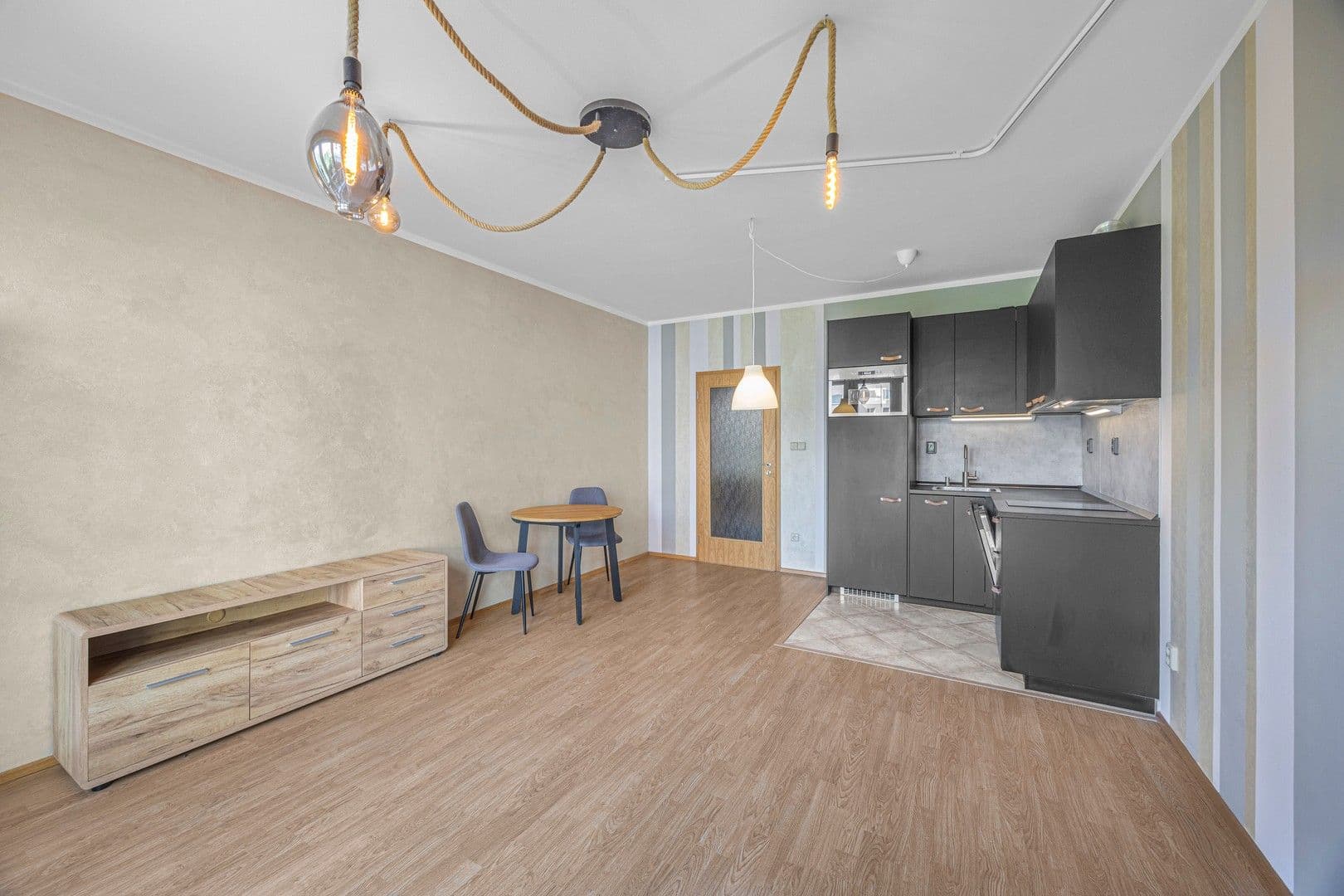 Pronájem bytu 1+kk 30 m², Plzeňská, Praha, Praha Pronájem bytu 1+kk 30 m², Plzeňská, Praha, Praha