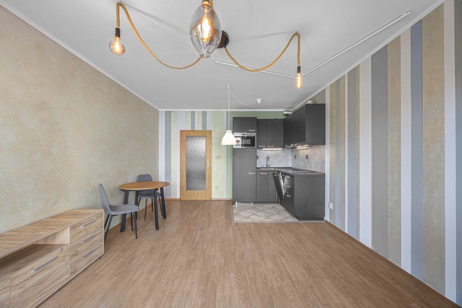 Pronájem bytu 1+kk 30 m², Plzeňská, Praha, Praha Pronájem bytu 1+kk 30 m², Plzeňská, Praha, Praha