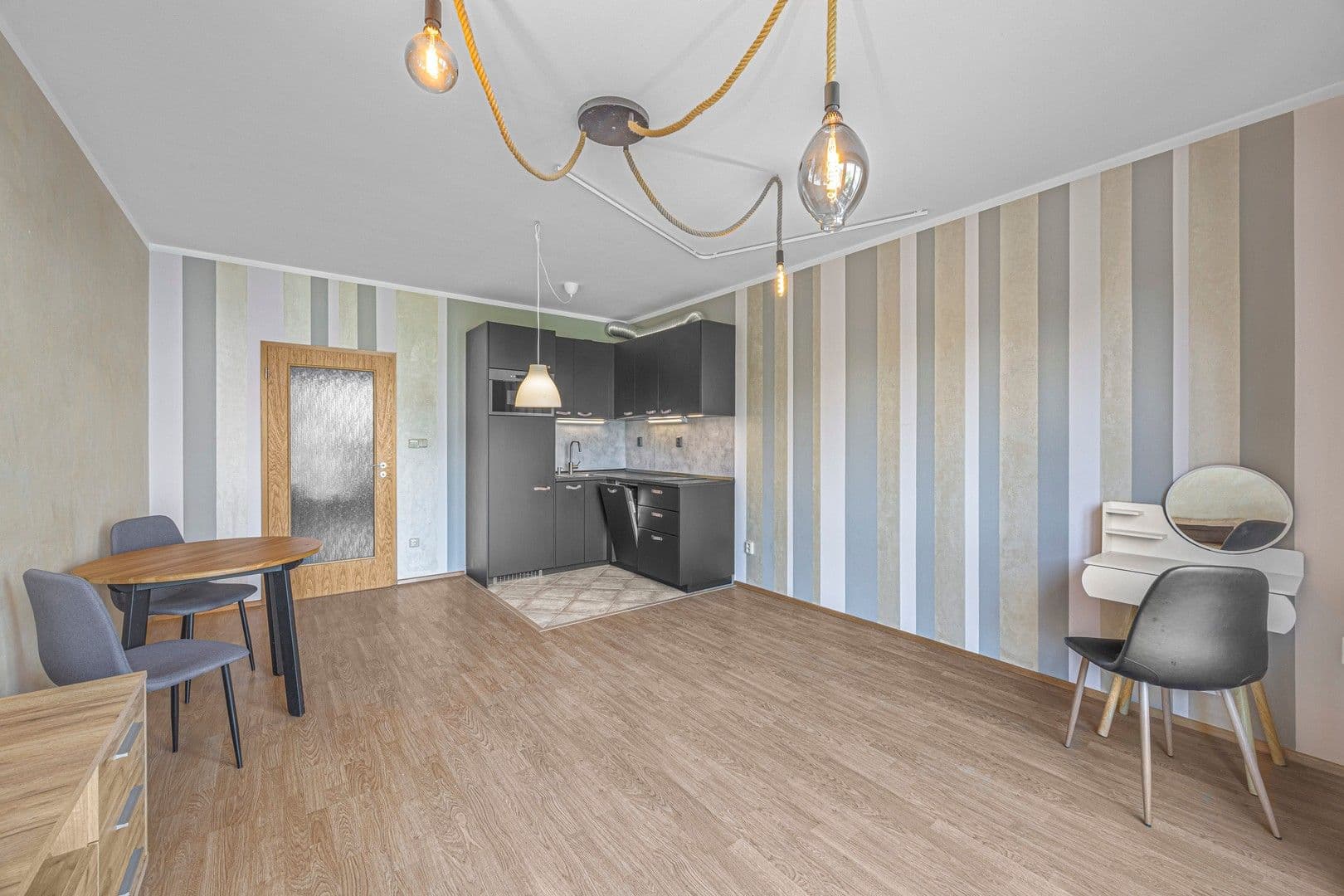 Pronájem bytu 1+kk 30 m², Plzeňská, Praha, Praha Pronájem bytu 1+kk 30 m², Plzeňská, Praha, Praha