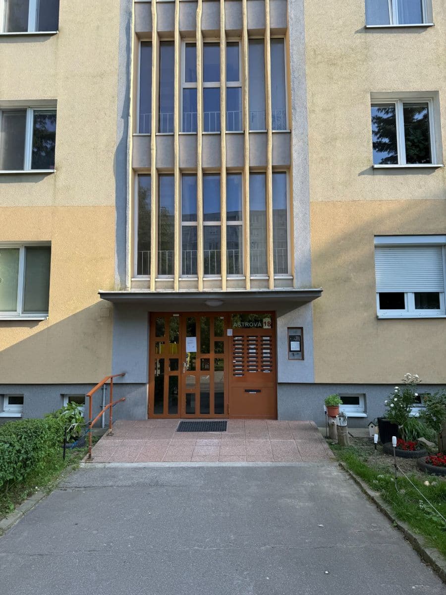 Pronájem bytu 2+1 46 m², Astrová, Ružinov, Bratislavský kraj Pronájem bytu 2+1 46 m², Astrová, Ružinov, Bratislavský kraj