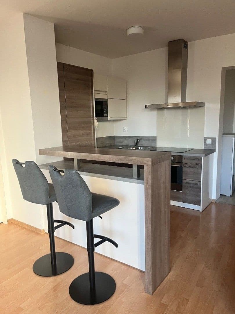 Pronájem bytu 2+kk 57 m², Za černým mostem, Praha, Praha Pronájem bytu 2+kk 57 m², Za černým mostem, Praha, Praha