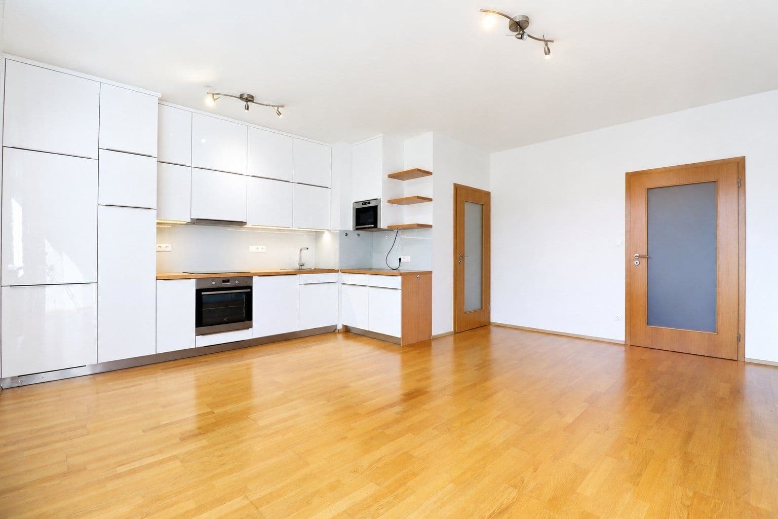 Pronájem bytu 3+kk 71 m², Pod dvorem, Praha, Praha Pronájem bytu 3+kk 71 m², Pod dvorem, Praha, Praha