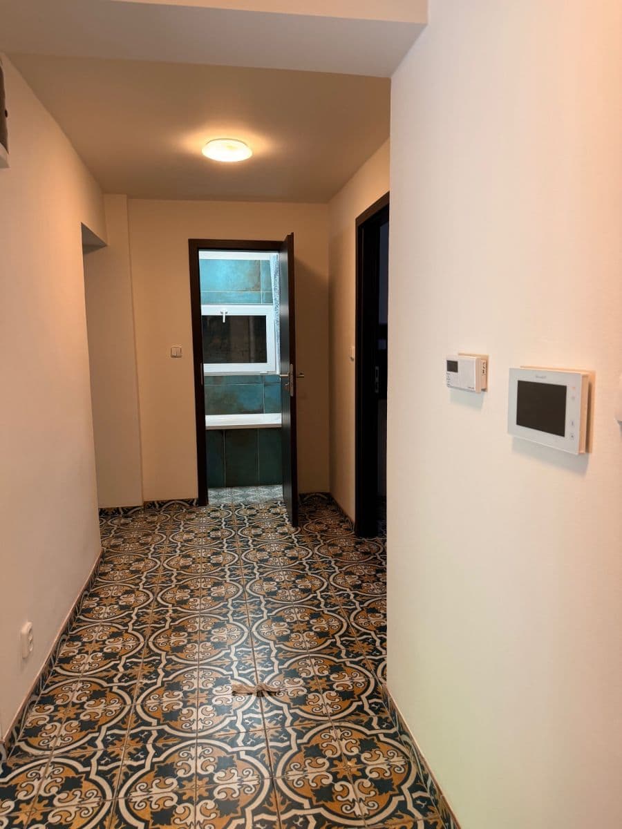 Pronájem bytu 2+1 65 m², Uhříněveská, Praha, Praha Pronájem bytu 2+1 65 m², Uhříněveská, Praha, Praha