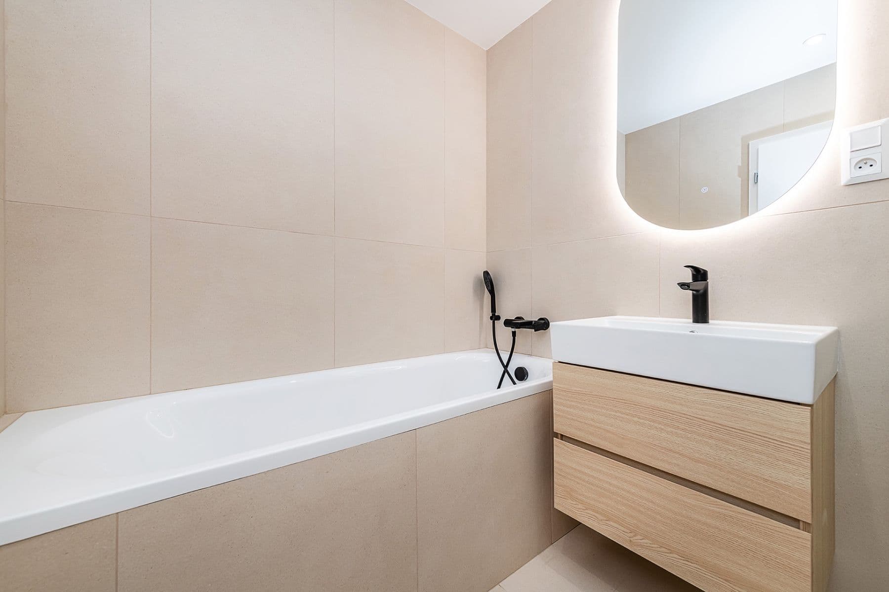 Prodej bytu 4+kk 104 m², Školní, Praha, Praha Prodej bytu 4+kk 104 m², Školní, Praha, Praha