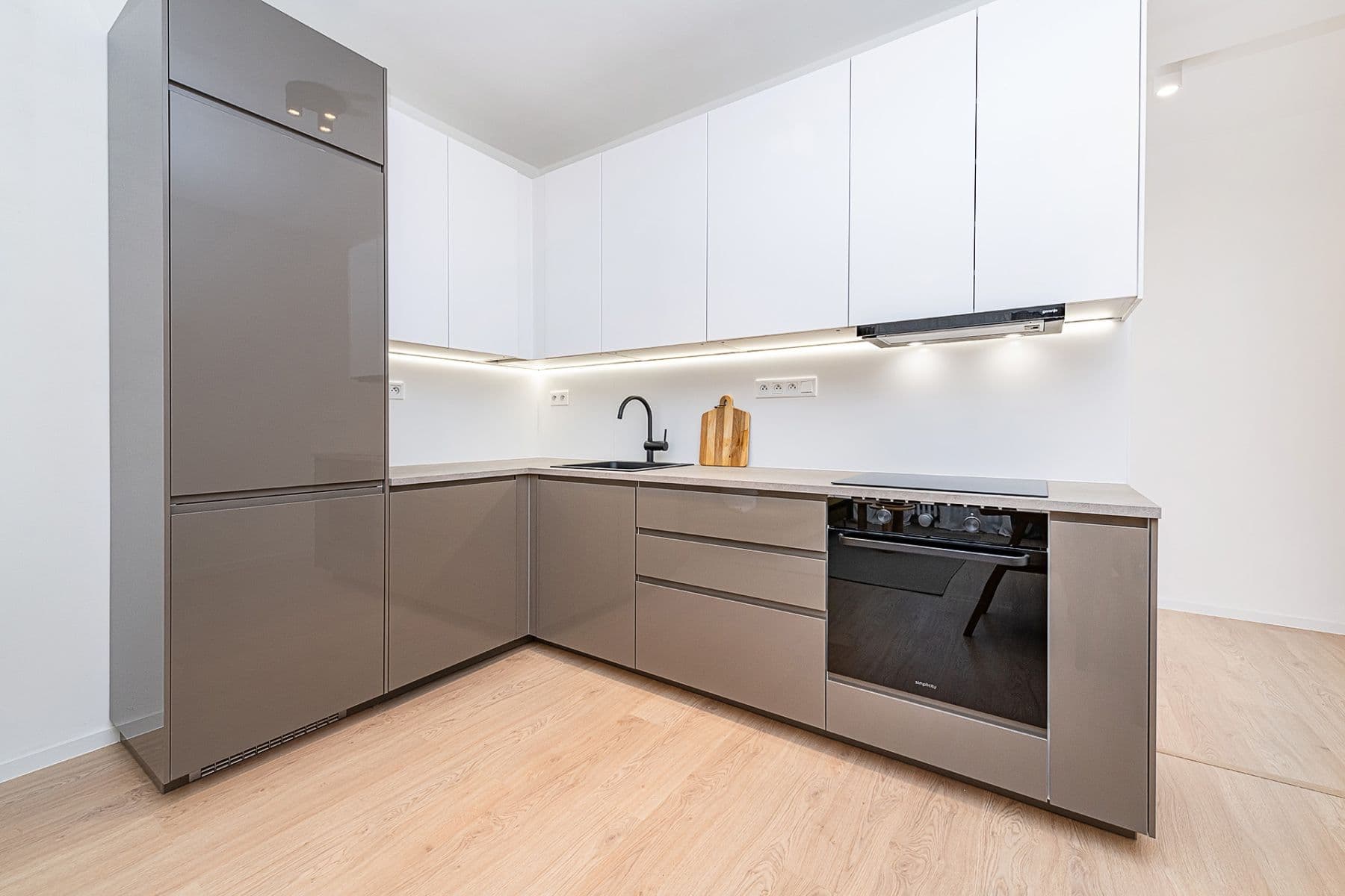 Prodej bytu 4+kk 104 m², Školní, Praha, Praha Prodej bytu 4+kk 104 m², Školní, Praha, Praha