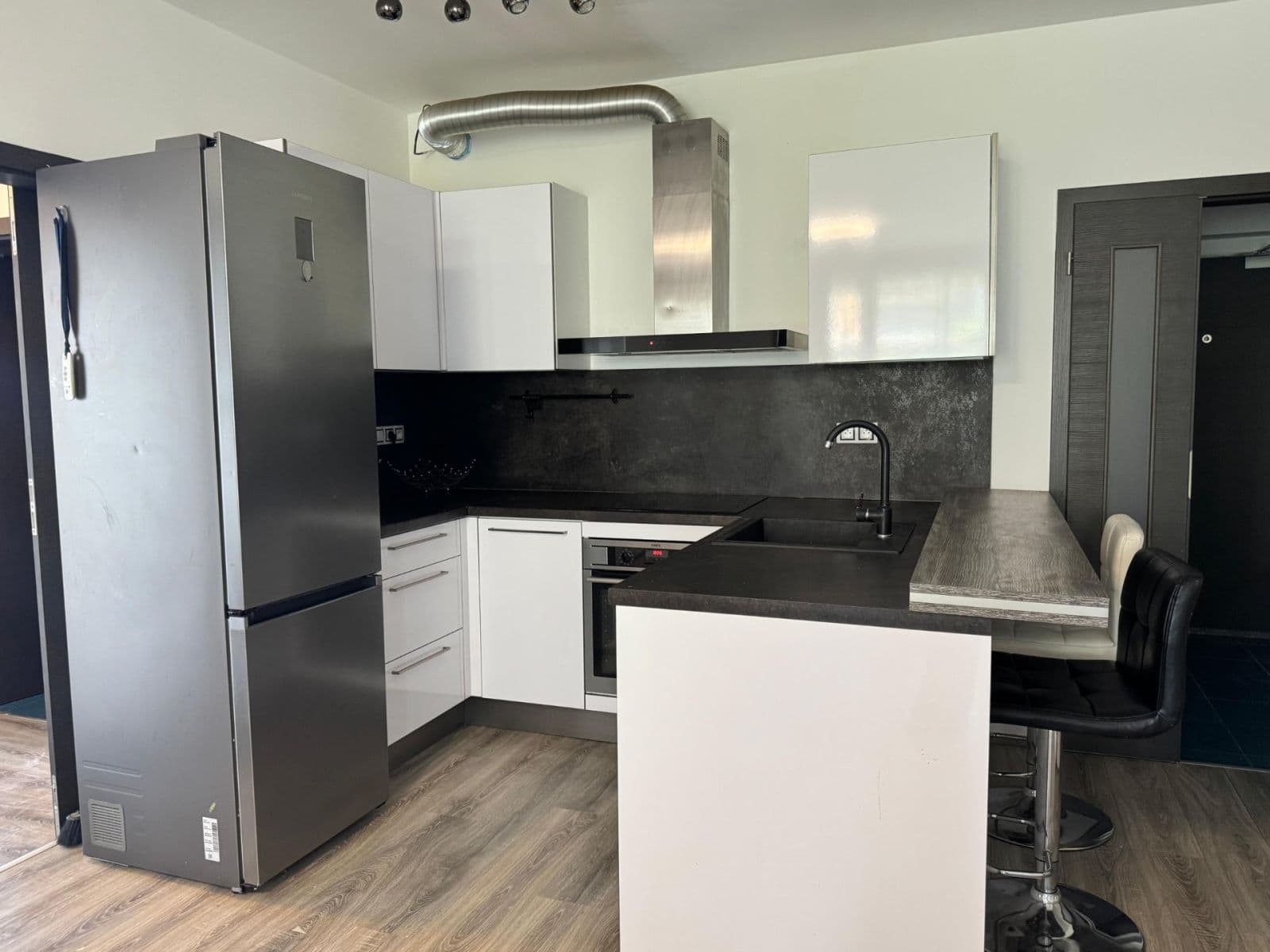 Pronájem bytu 3+kk 78 m², Modrého, Praha, Praha Pronájem bytu 3+kk 78 m², Modrého, Praha, Praha