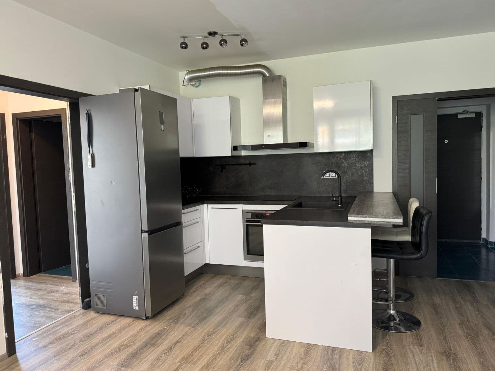 Pronájem bytu 3+kk 78 m², Modrého, Praha, Praha Pronájem bytu 3+kk 78 m², Modrého, Praha, Praha