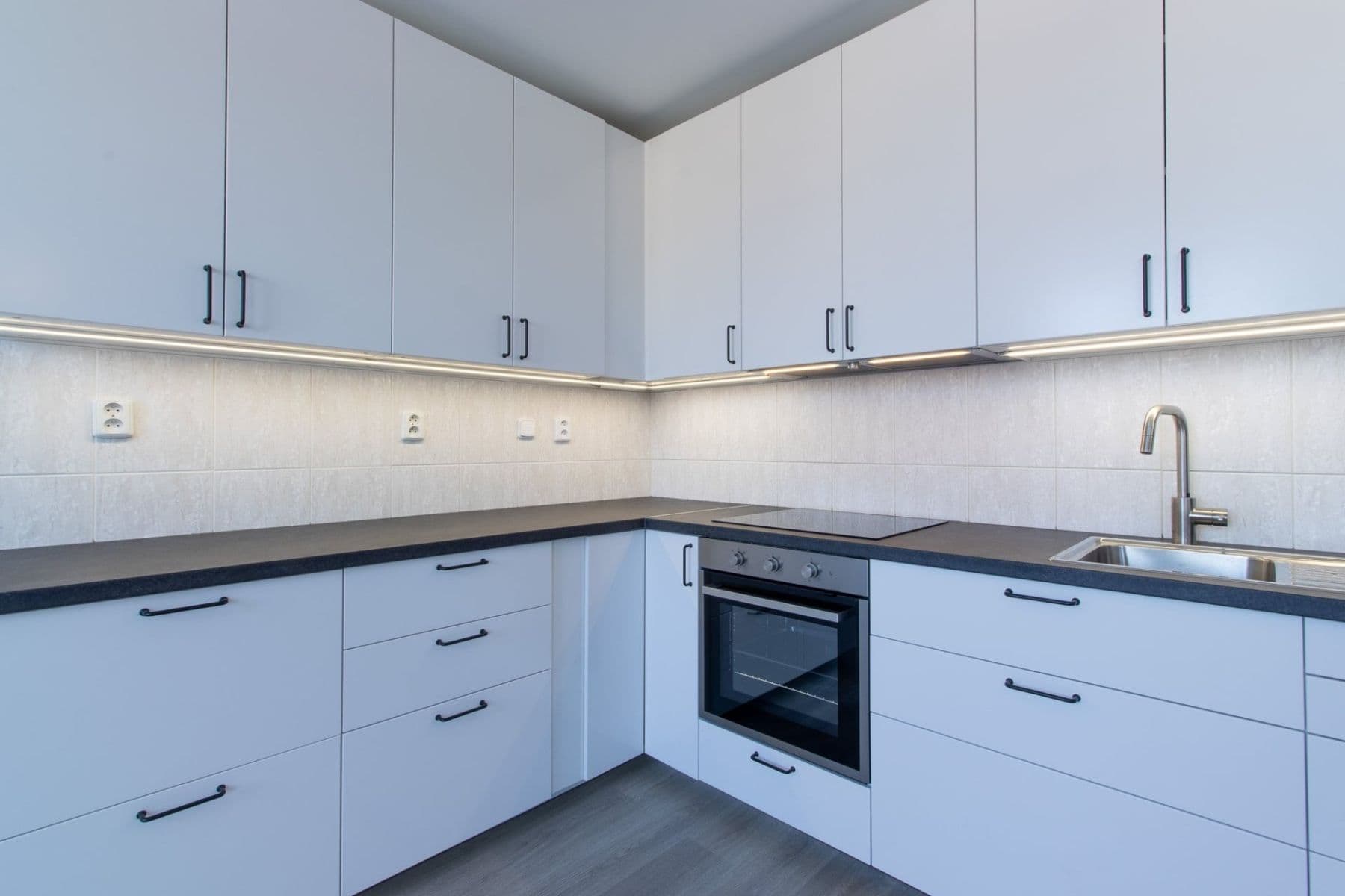 Pronájem bytu 3+kk 78 m², Nezamyslova, Praha, Praha Pronájem bytu 3+kk 78 m², Nezamyslova, Praha, Praha
