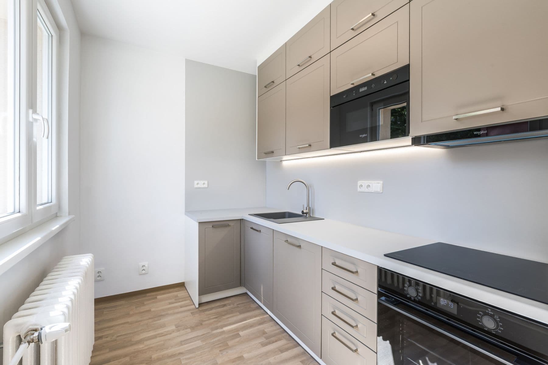 Pronájem bytu 4+1 82 m², Dobiášova, Liberec, Liberecký kraj Pronájem bytu 4+1 82 m², Dobiášova, Liberec, Liberecký kraj