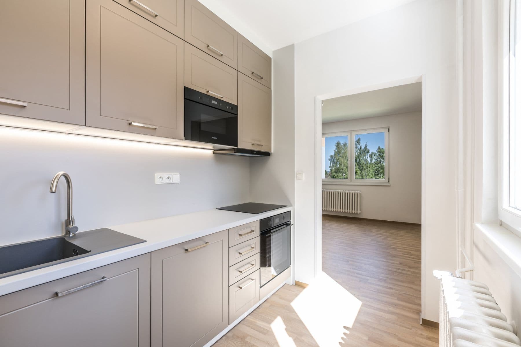 Pronájem bytu 4+1 82 m², Dobiášova, Liberec, Liberecký kraj Pronájem bytu 4+1 82 m², Dobiášova, Liberec, Liberecký kraj