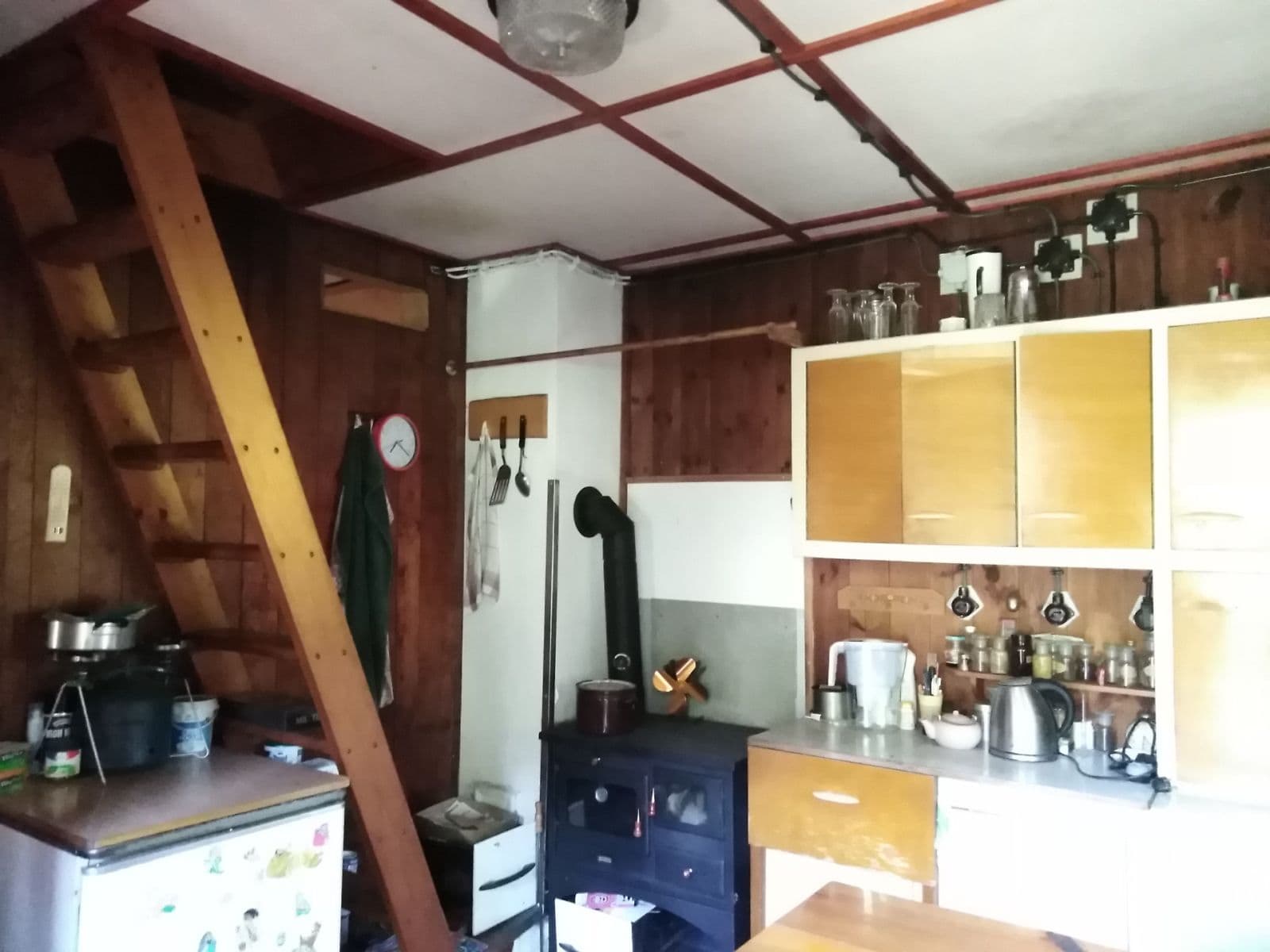 Prodej chaty, chalupy 29 m², pozemek 1.147 m², Malá Hraštice, Středočeský kraj Prodej chaty, chalupy 29 m², pozemek 1.147 m², Malá Hraštice, Středočeský kraj
