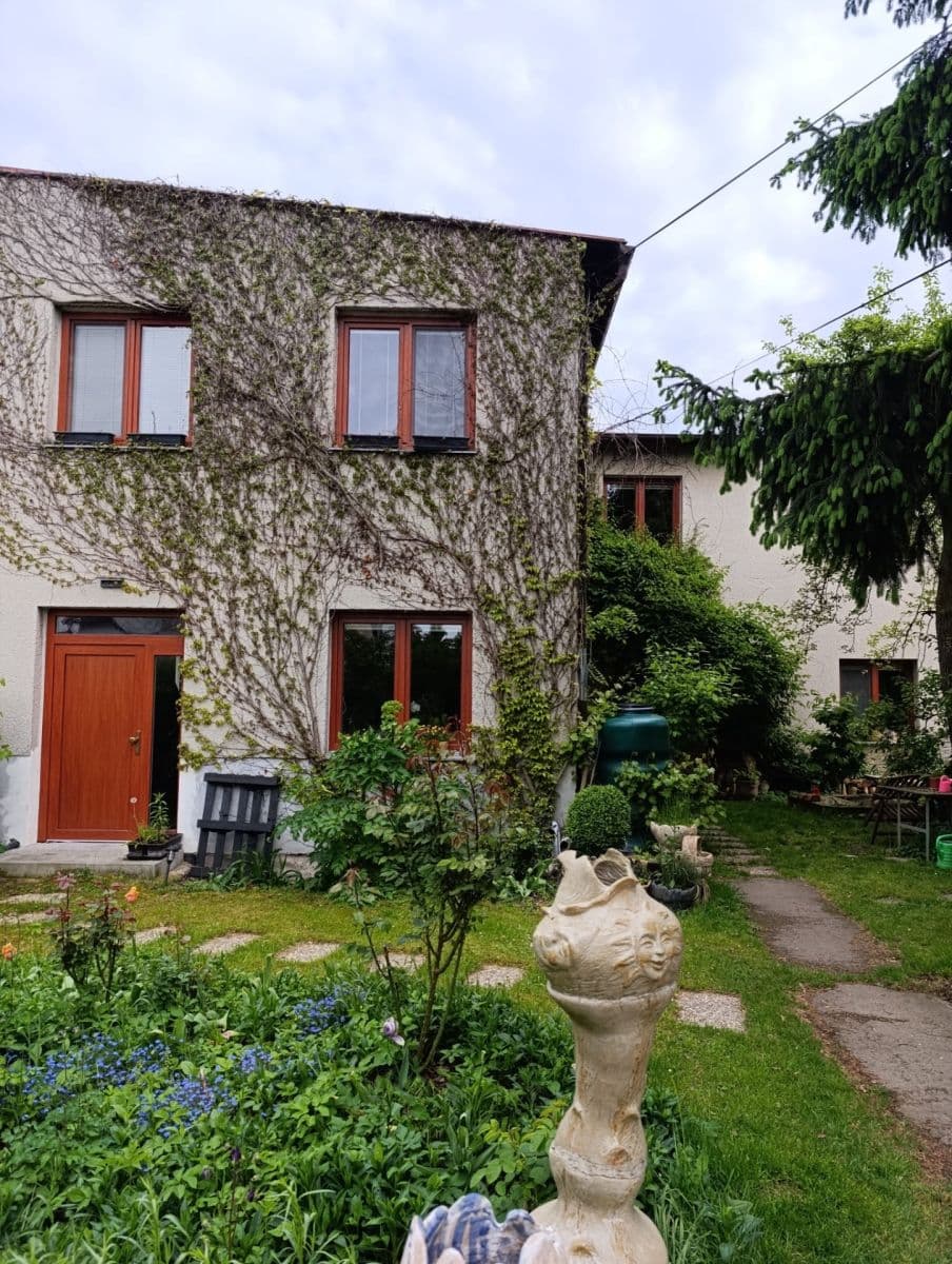Prodej domu 205 m², pozemek 357 m², Srbská, Úvaly, Středočeský kraj Prodej domu 205 m², pozemek 357 m², Srbská, Úvaly, Středočeský kraj
