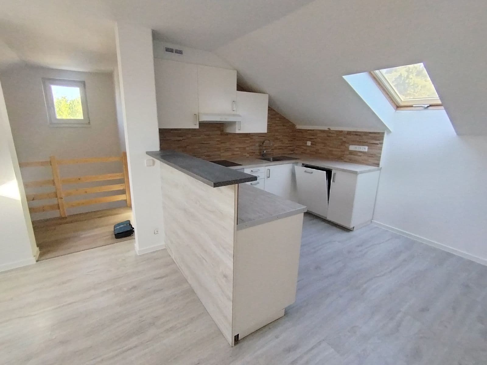 Pronájem bytu 3+kk 65 m², Košumberk, Dobřejovice, Středočeský kraj Pronájem bytu 3+kk 65 m², Košumberk, Dobřejovice, Středočeský kraj