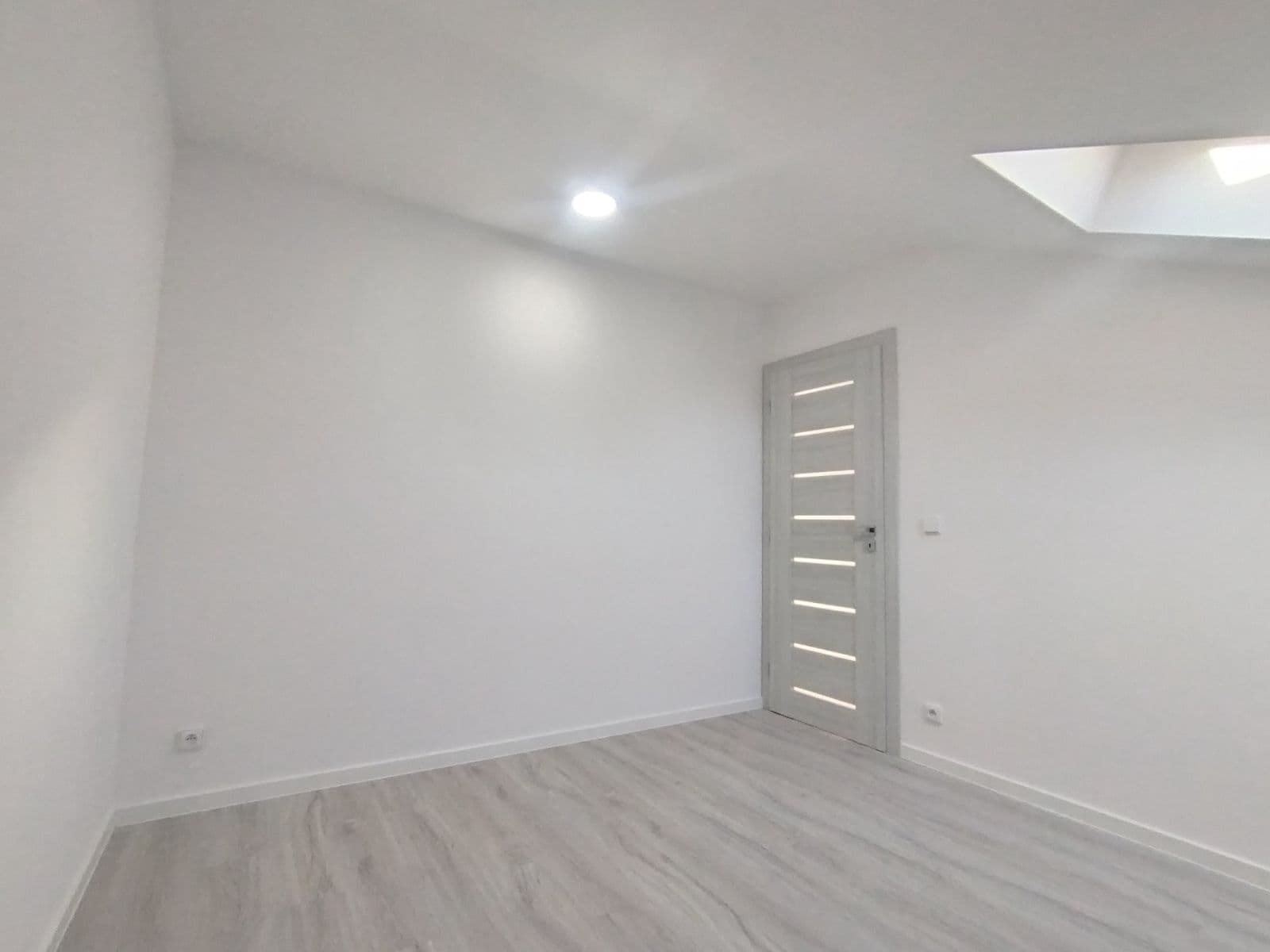 Pronájem bytu 3+kk 65 m², Košumberk, Dobřejovice, Středočeský kraj Pronájem bytu 3+kk 65 m², Košumberk, Dobřejovice, Středočeský kraj