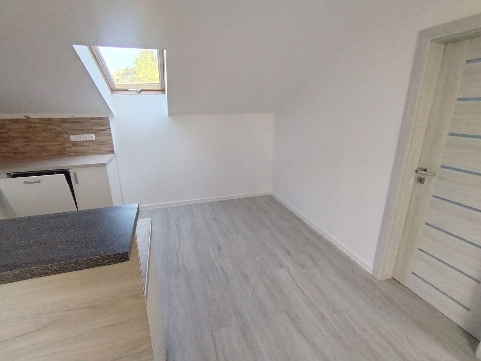 Pronájem bytu 3+kk 65 m², Košumberk, Dobřejovice, Středočeský kraj Pronájem bytu 3+kk 65 m², Košumberk, Dobřejovice, Středočeský kraj
