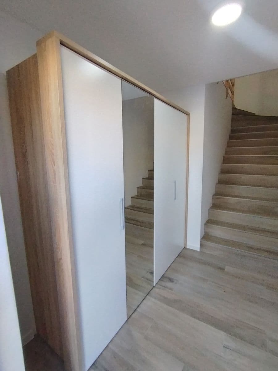 Pronájem bytu 3+kk 65 m², Košumberk, Dobřejovice, Středočeský kraj Pronájem bytu 3+kk 65 m², Košumberk, Dobřejovice, Středočeský kraj