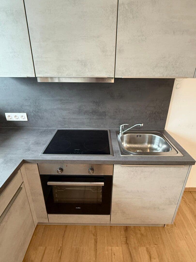 Pronájem bytu 1+1 30 m², Innsbruck, Tyrolsko Pronájem bytu 1+1 30 m², Innsbruck, Tyrolsko