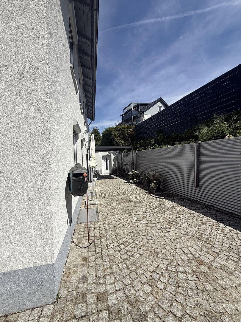 Prodej domu 182 m², pozemek 474 m², Allmersbach im Tal, Bádensko-Württembersko Prodej domu 182 m², pozemek 474 m², Allmersbach im Tal, Bádensko-Württembersko