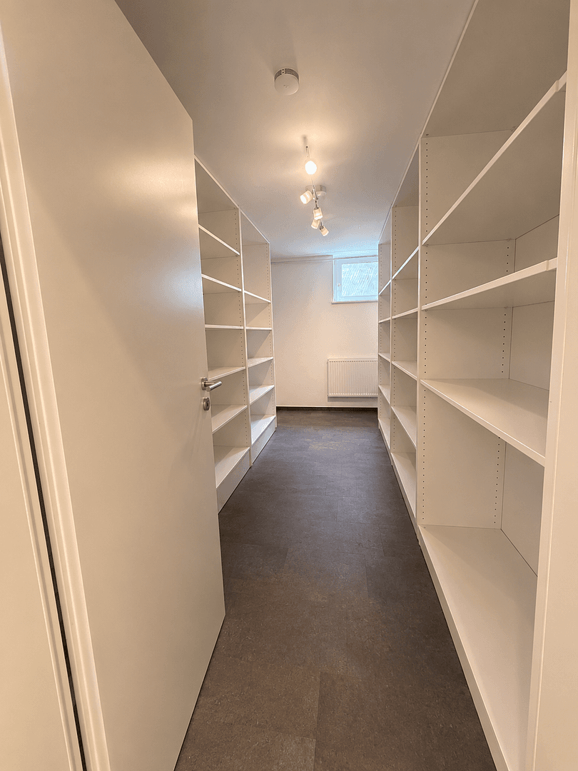 Prodej domu 182 m², pozemek 474 m², Allmersbach im Tal, Bádensko-Württembersko Prodej domu 182 m², pozemek 474 m², Allmersbach im Tal, Bádensko-Württembersko