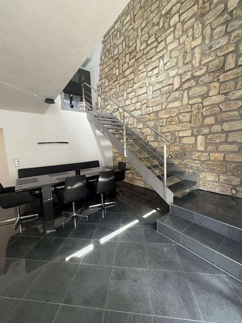 Prodej domu 182 m², pozemek 474 m², Allmersbach im Tal, Bádensko-Württembersko Prodej domu 182 m², pozemek 474 m², Allmersbach im Tal, Bádensko-Württembersko