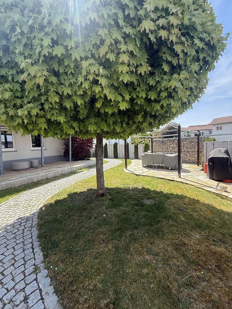 Prodej domu 182 m², pozemek 474 m², Allmersbach im Tal, Bádensko-Württembersko Prodej domu 182 m², pozemek 474 m², Allmersbach im Tal, Bádensko-Württembersko