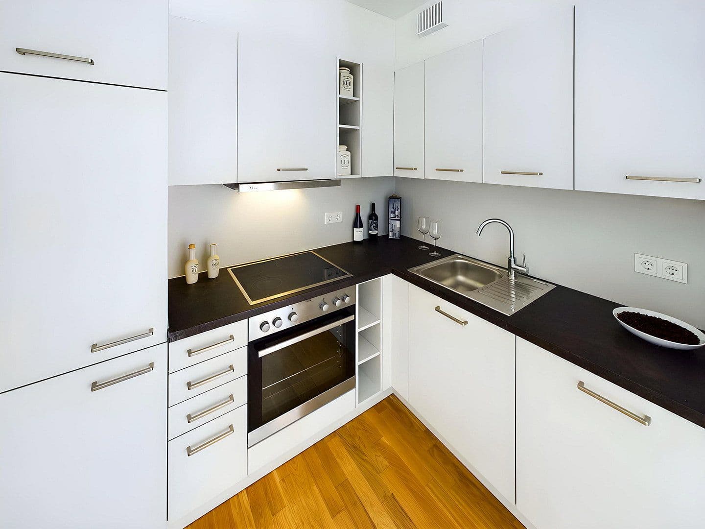 Pronájem bytu 2+1 52 m², Annenstraße 3, Dresden, Sasko Pronájem bytu 2+1 52 m², Annenstraße 3, Dresden, Sasko