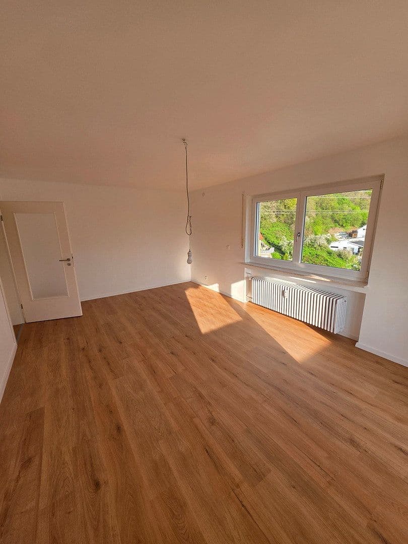 Pronájem bytu 3+1 80 m², Baccarat-Straße 13, Gernsbach, Bádensko-Württembersko Pronájem bytu 3+1 80 m², Baccarat-Straße 13, Gernsbach, Bádensko-Württembersko