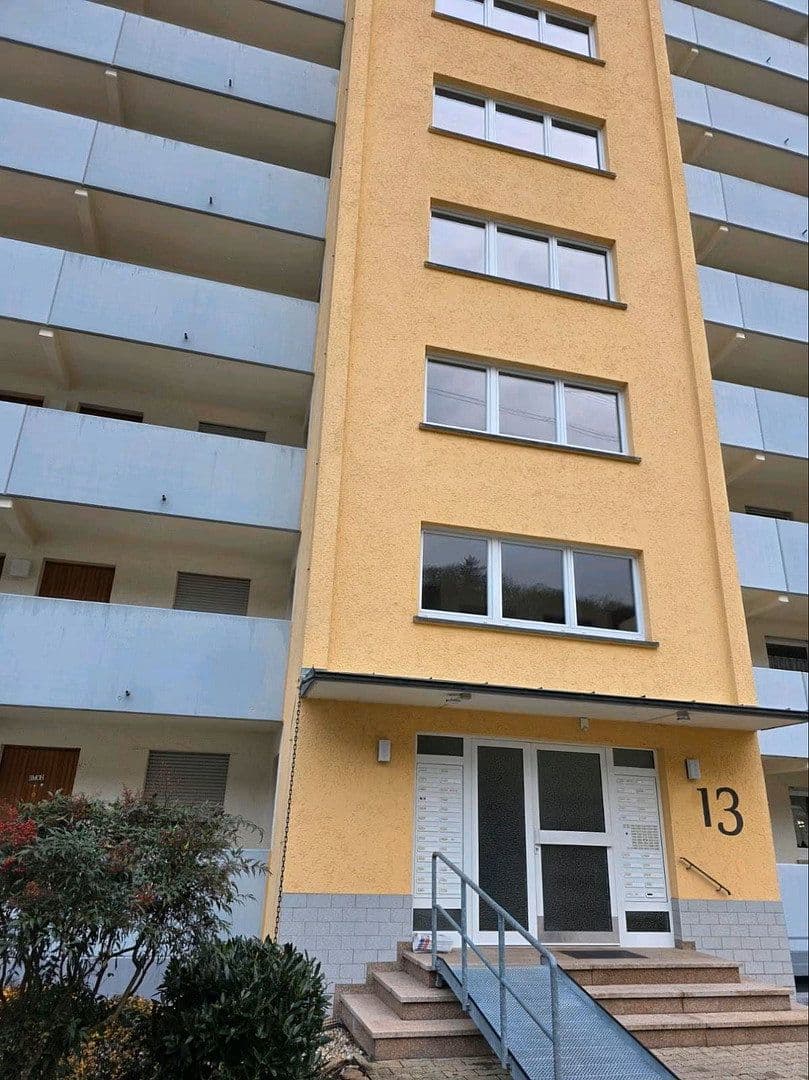 Pronájem bytu 3+1 80 m², Baccarat-Straße 13, Gernsbach, Bádensko-Württembersko Pronájem bytu 3+1 80 m², Baccarat-Straße 13, Gernsbach, Bádensko-Württembersko