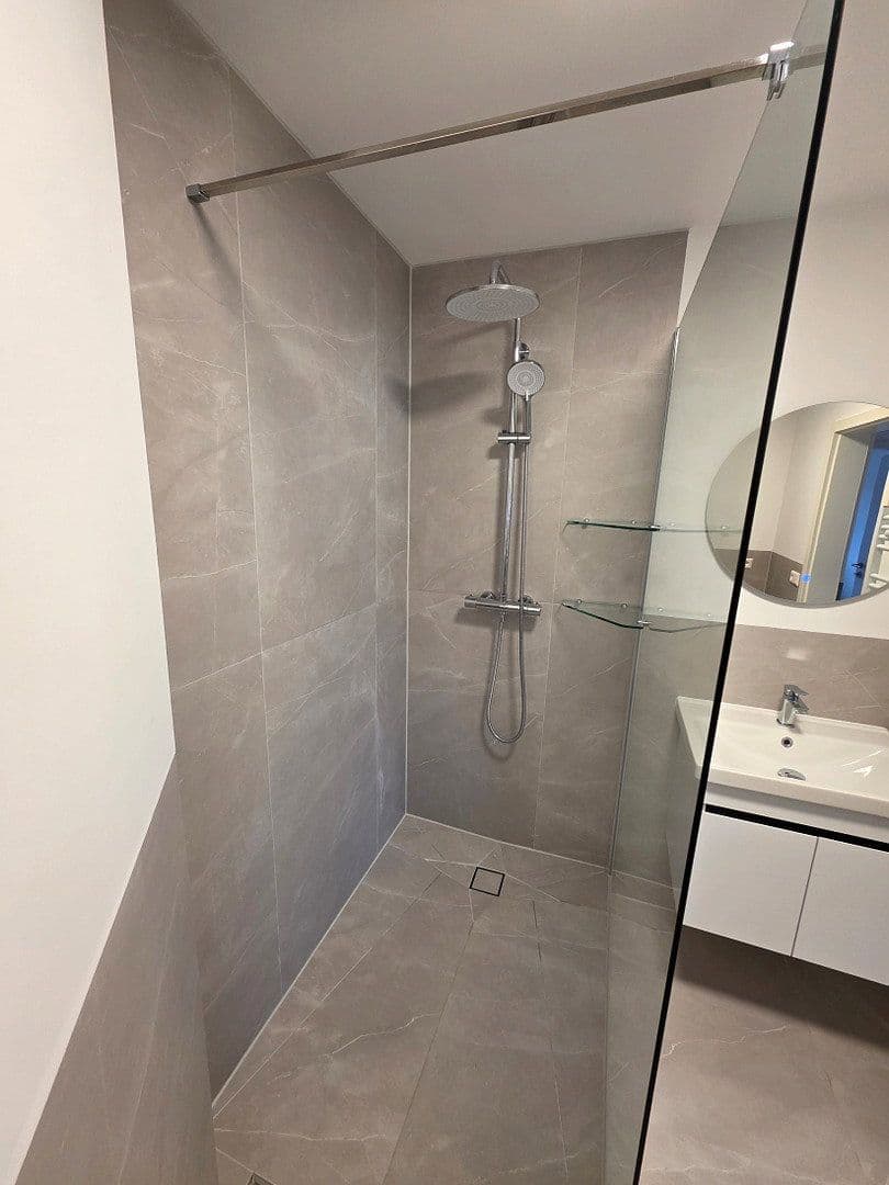 Pronájem bytu 3+1 80 m², Baccarat-Straße 13, Gernsbach, Bádensko-Württembersko Pronájem bytu 3+1 80 m², Baccarat-Straße 13, Gernsbach, Bádensko-Württembersko