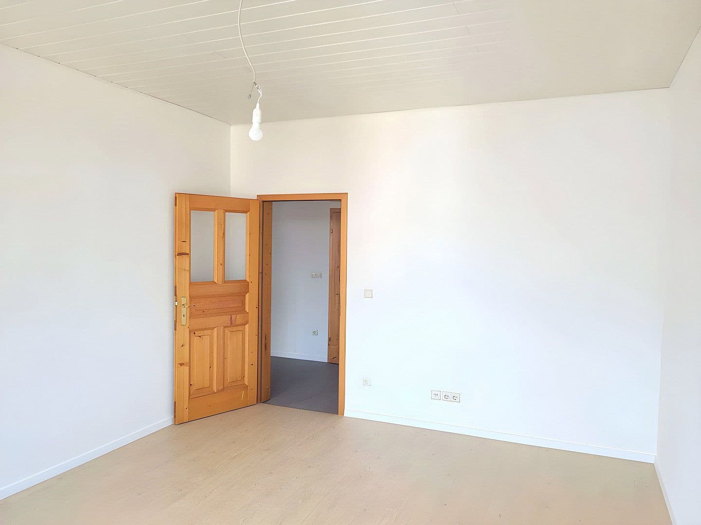 Pronájem bytu 4+1 115 m², Dieskaustraße 224, Leipzig, Sasko Pronájem bytu 4+1 115 m², Dieskaustraße 224, Leipzig, Sasko