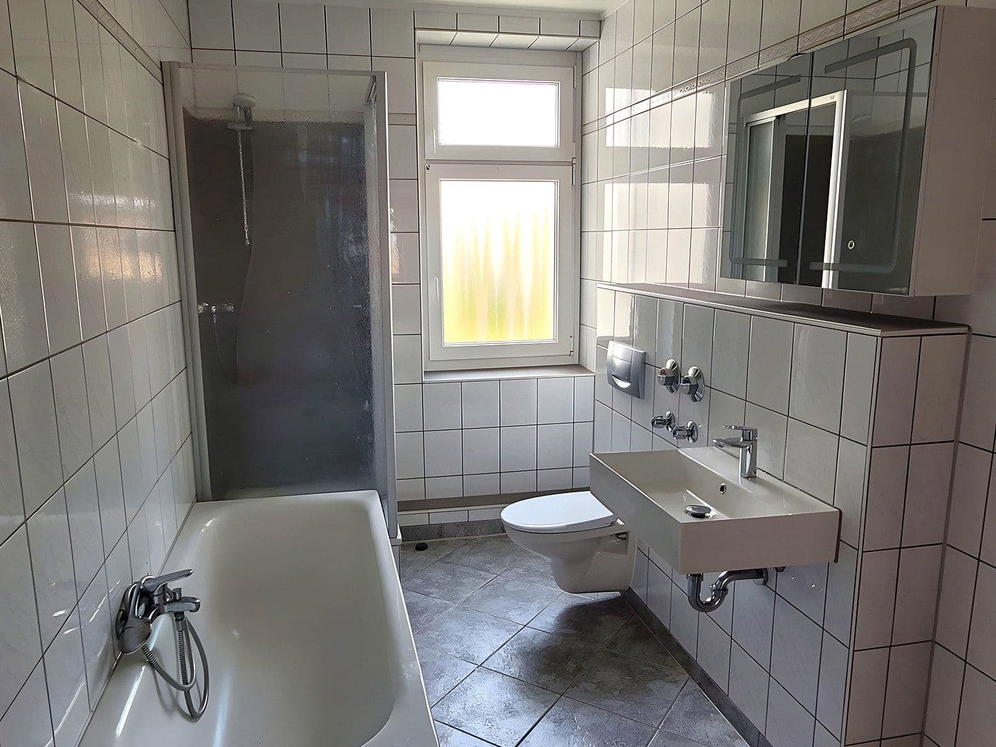 Pronájem bytu 4+1 115 m², Dieskaustraße 224, Leipzig, Sasko Pronájem bytu 4+1 115 m², Dieskaustraße 224, Leipzig, Sasko